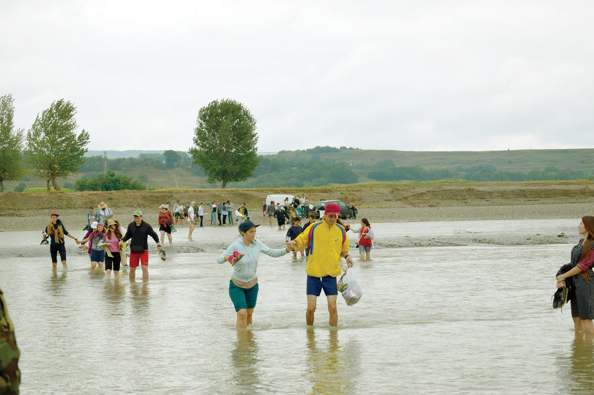 La pas pe urmele sfinţilor nemţeni: „Da, împreună am biruit 170 km!“ (GALERIE FOTO)