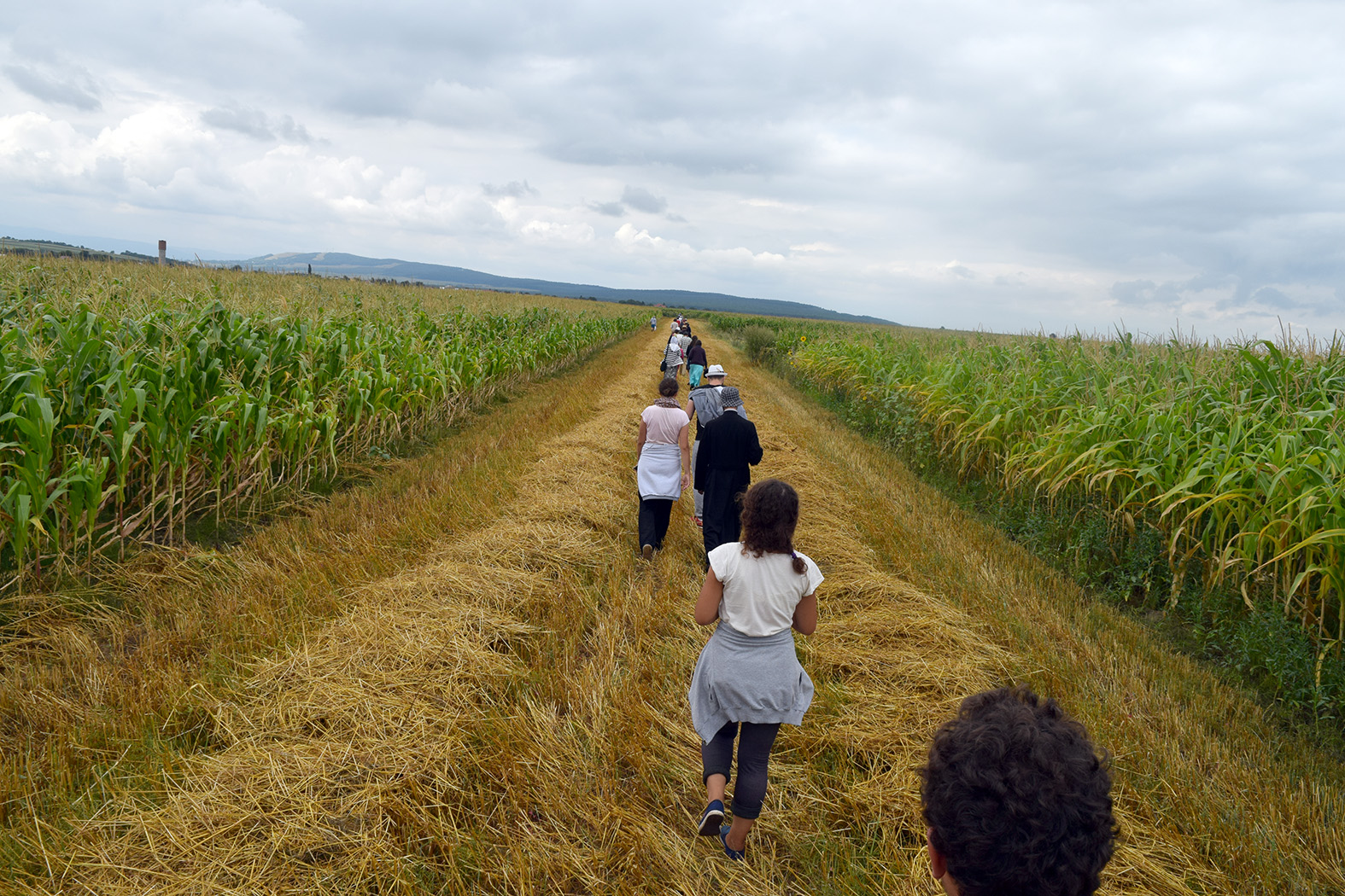 La pas pe urmele sfinţilor nemţeni: „Da, împreună am biruit 170 km!“ (GALERIE FOTO)