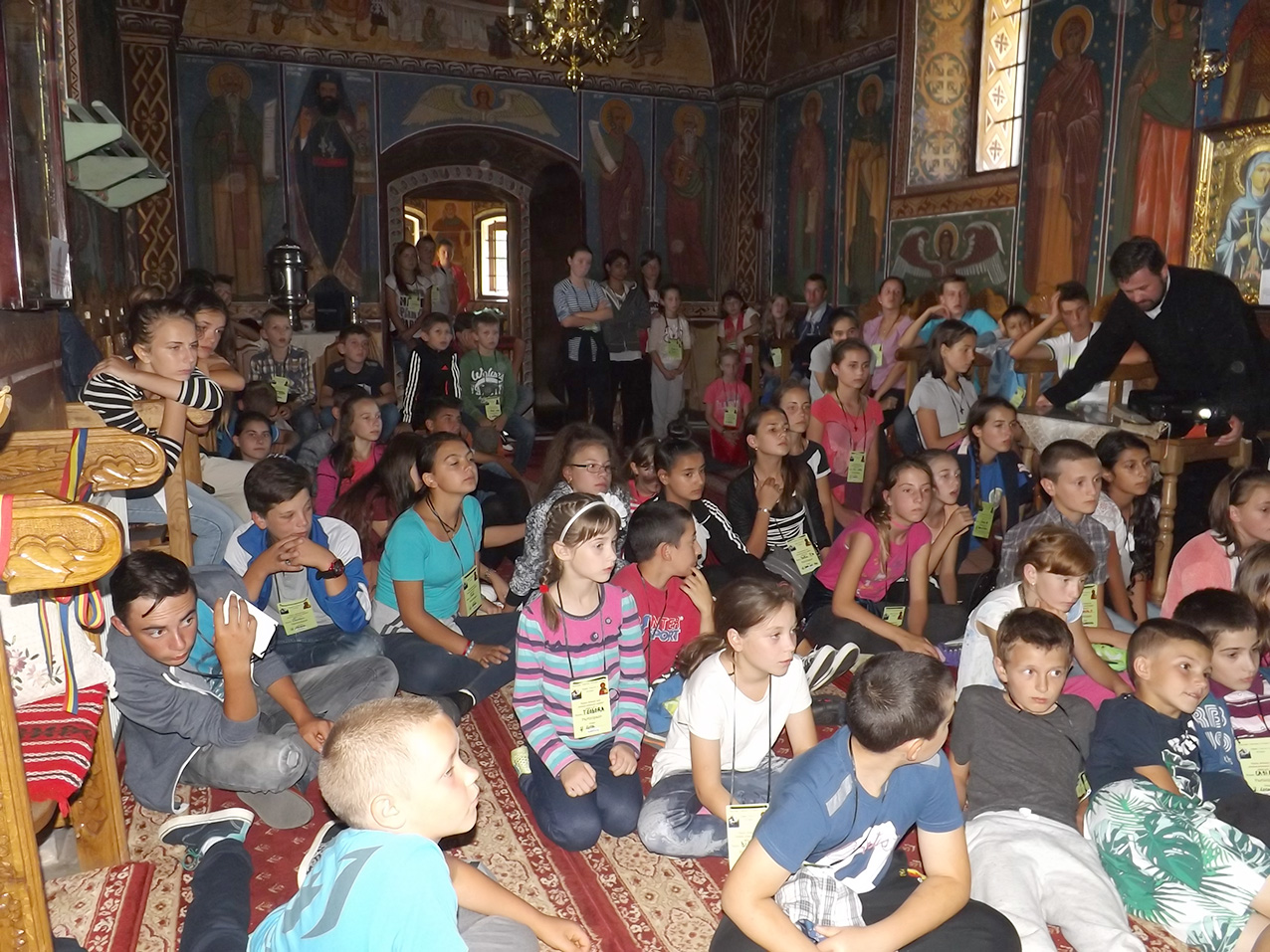 Bucurie pe chipurile copiilor din tabăra de la Brăteşti