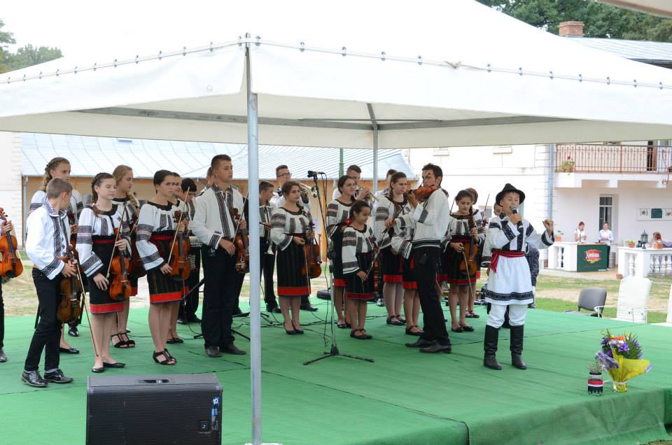 A treia ediţie a evenimentului „Călătorie la 1900” la Castelul Sturdza de la Miclăușeni