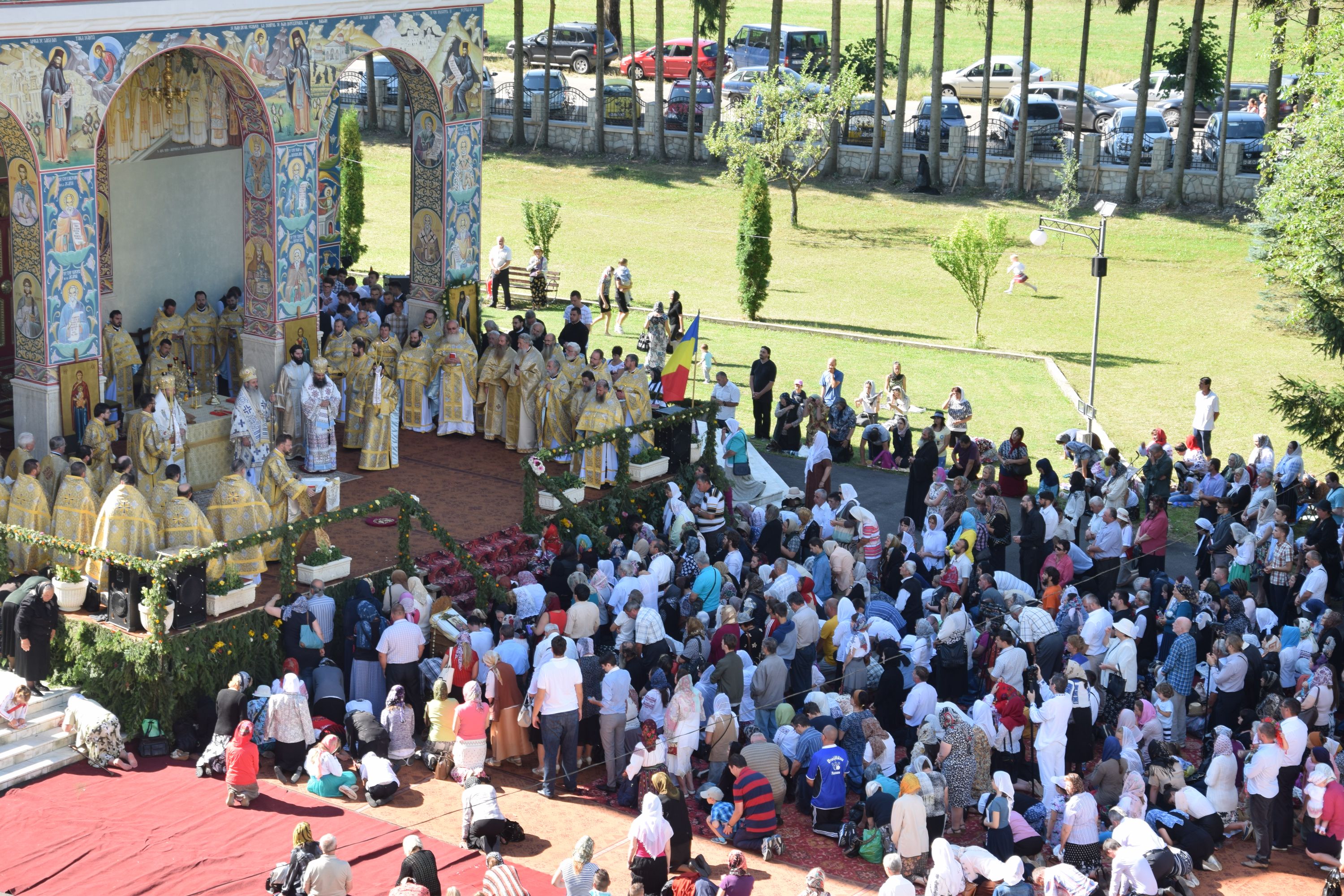 Hram la biserica Seminarului de la Mănăstirea Neamț: „Ar trebui să învățăm din viețile sfinților și să ne radicalizăm în bine”