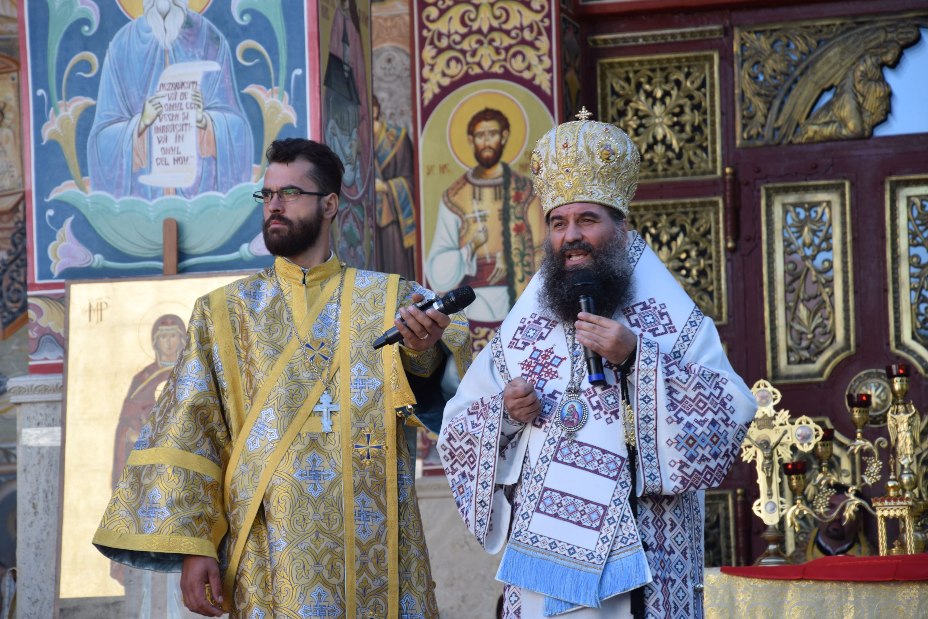 Hram la biserica Seminarului de la Mănăstirea Neamț: „Ar trebui să învățăm din viețile sfinților și să ne radicalizăm în bine” Hram la biserica Seminarului de la Mănăstirea Neamț: „Ar trebui să învățăm din viețile sfinților și să ne radicalizăm în bine”