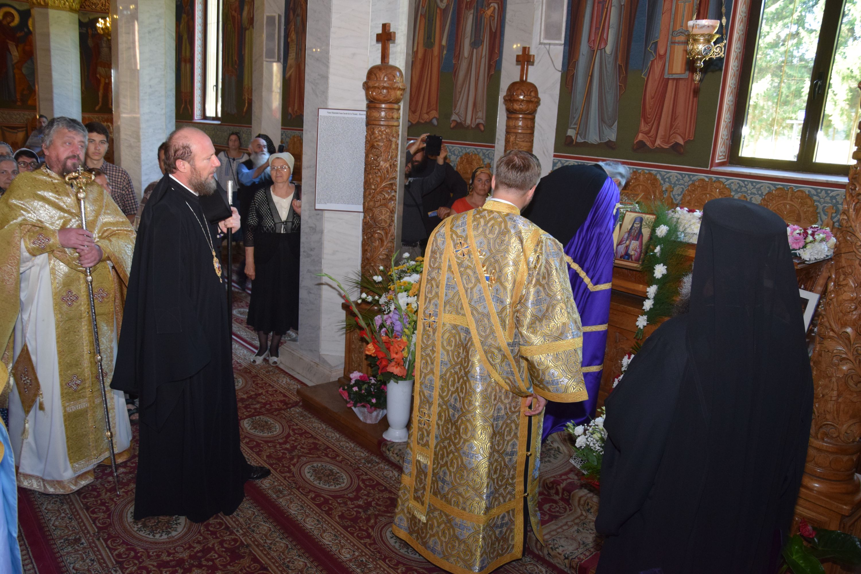 Hram la biserica Seminarului de la Mănăstirea Neamț: „Ar trebui să învățăm din viețile sfinților și să ne radicalizăm în bine” Hram la biserica Seminarului de la Mănăstirea Neamț: „Ar trebui să învățăm din viețile sfinților și să ne radicalizăm în bine”