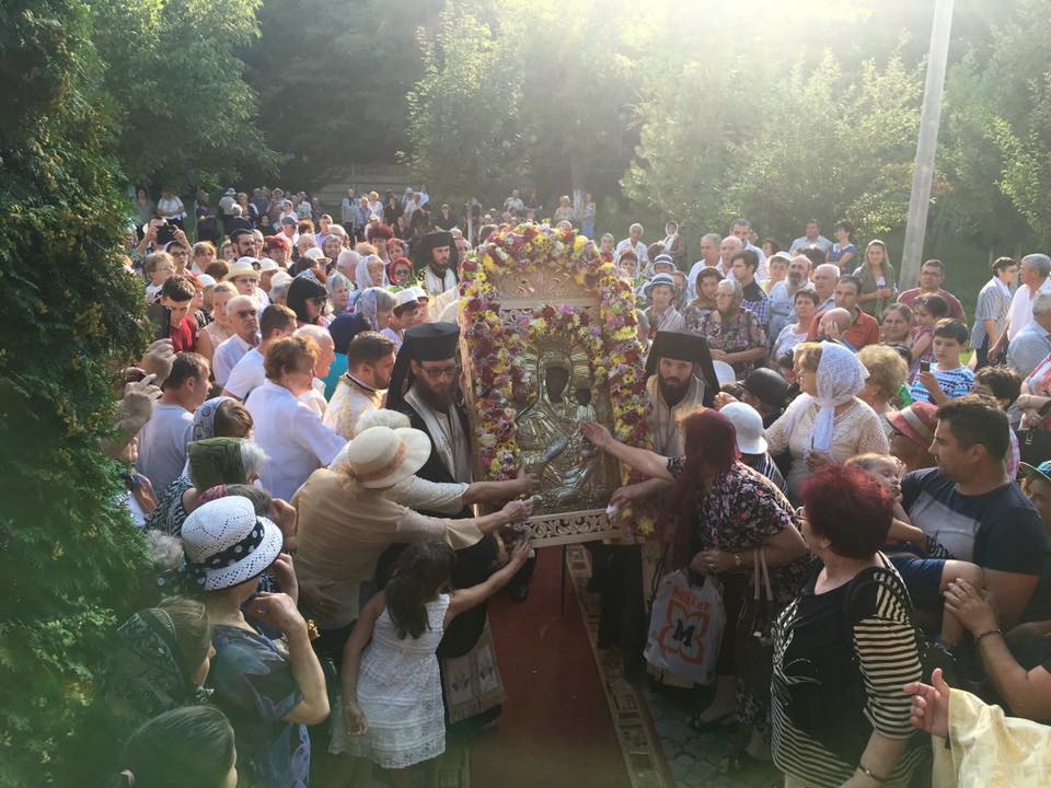 „Maica Domnului mijloceşte pentru copiii ei sufleteşti“ „Maica Domnului mijloceşte pentru copiii ei sufleteşti“