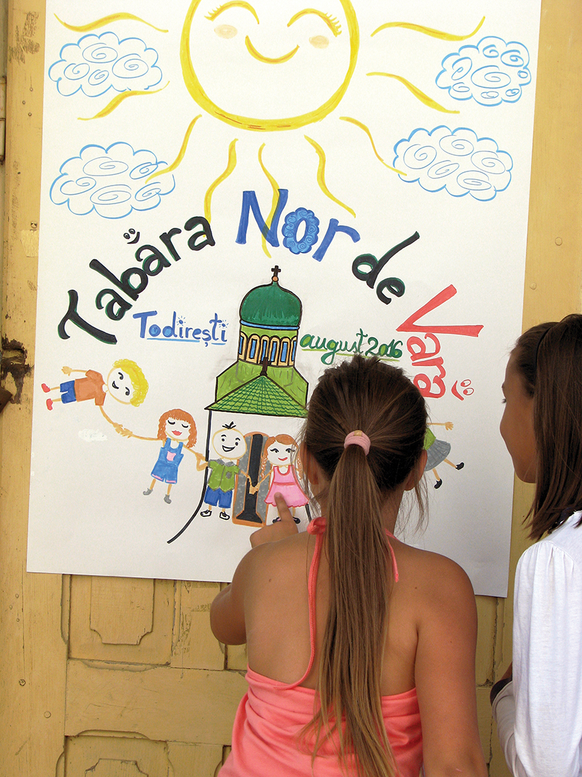 Copiii din Parohia Todireşti s-au aşezat sub un „nor de vară“