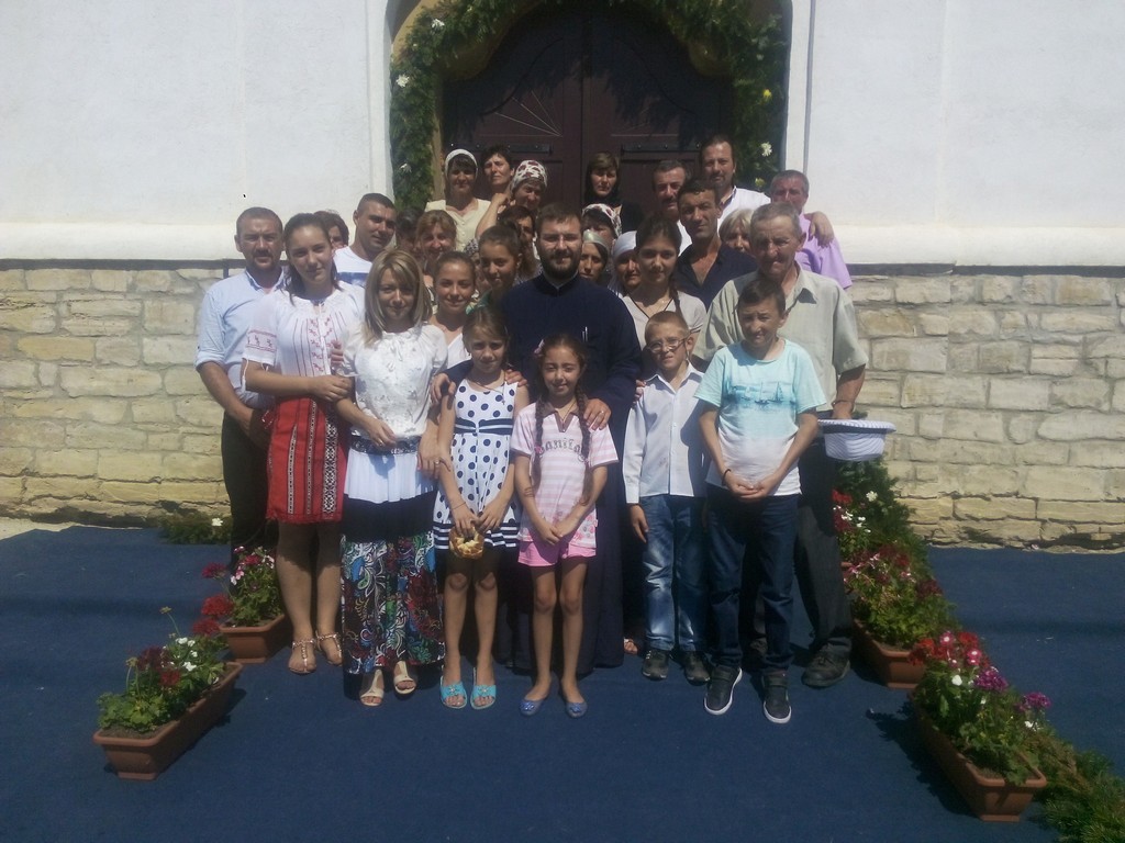 Sărbătoare în Parohia Cucuteni - Leţcani Sărbătoare în Parohia Cucuteni - Leţcani