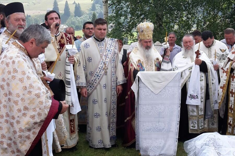 Slujba înmormântării părintelui Damaschin a fost oficiată de IPS Teodosie Părintele Damaschin Buzilă, condus către ceruri