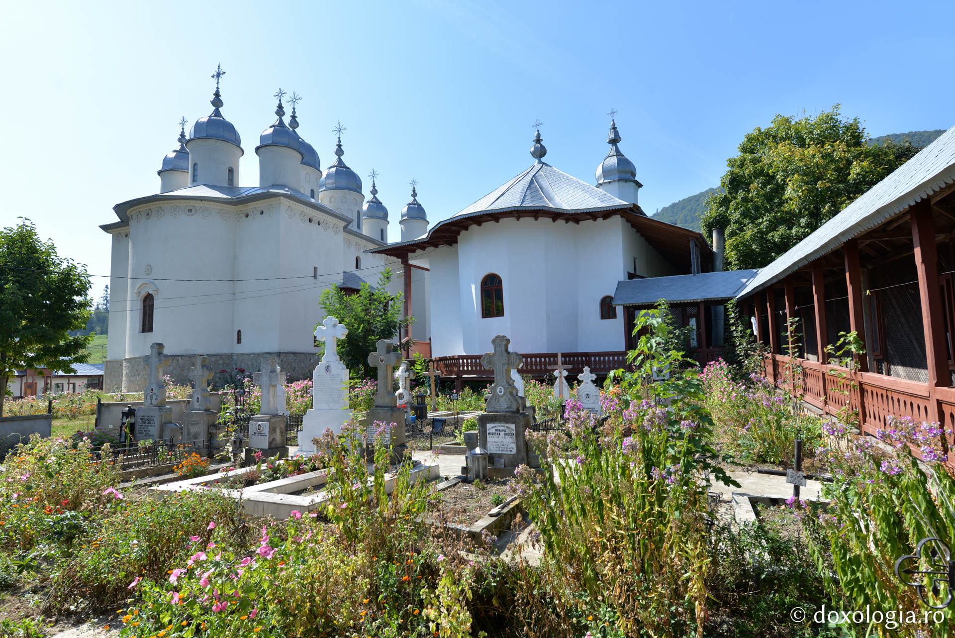 Paraclisul Sfântului Ierarh Nicolae de la Mănăstirea Horaița