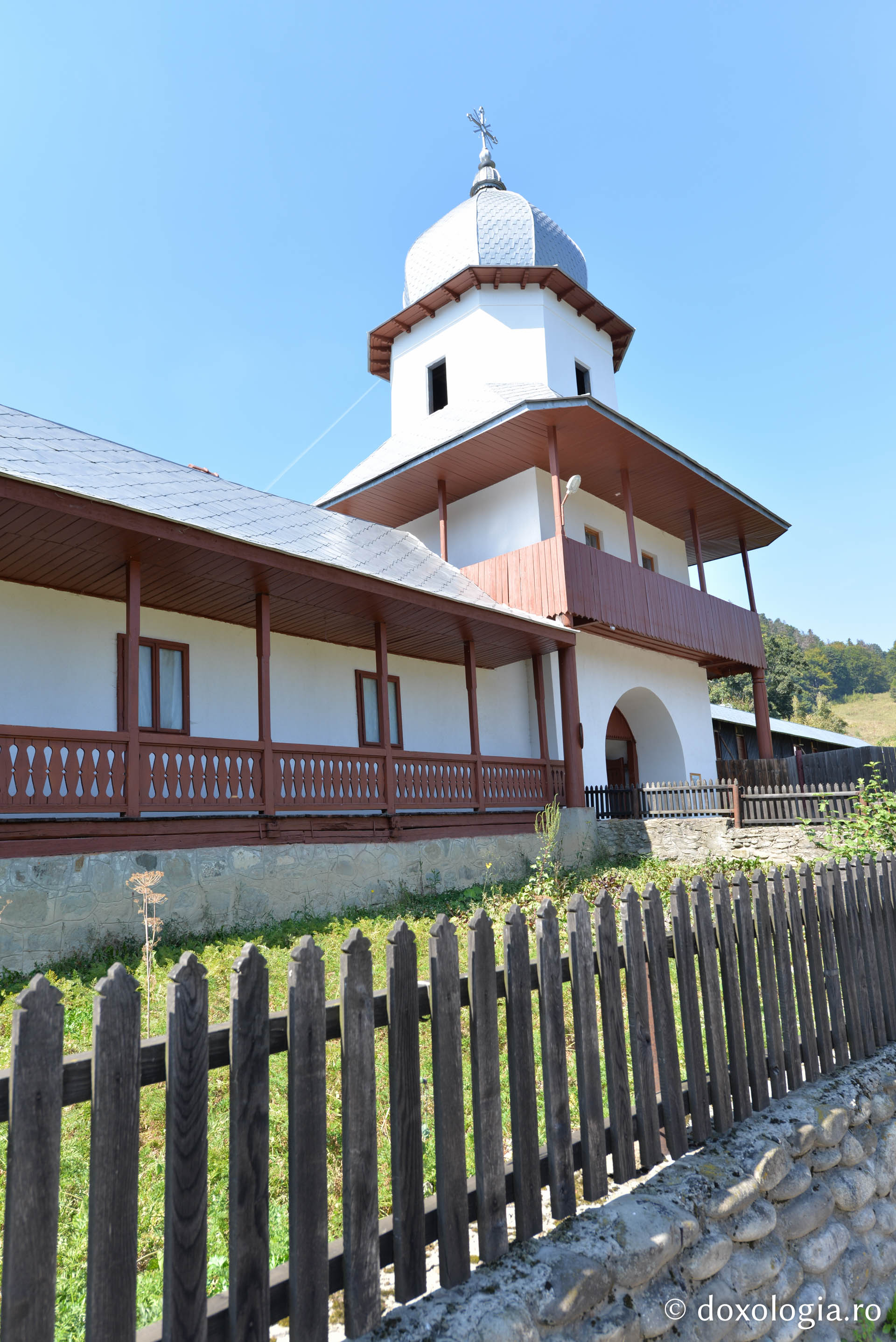 Paraclisul Sfântului Ierarh Nicolae de la Mănăstirea Horaița