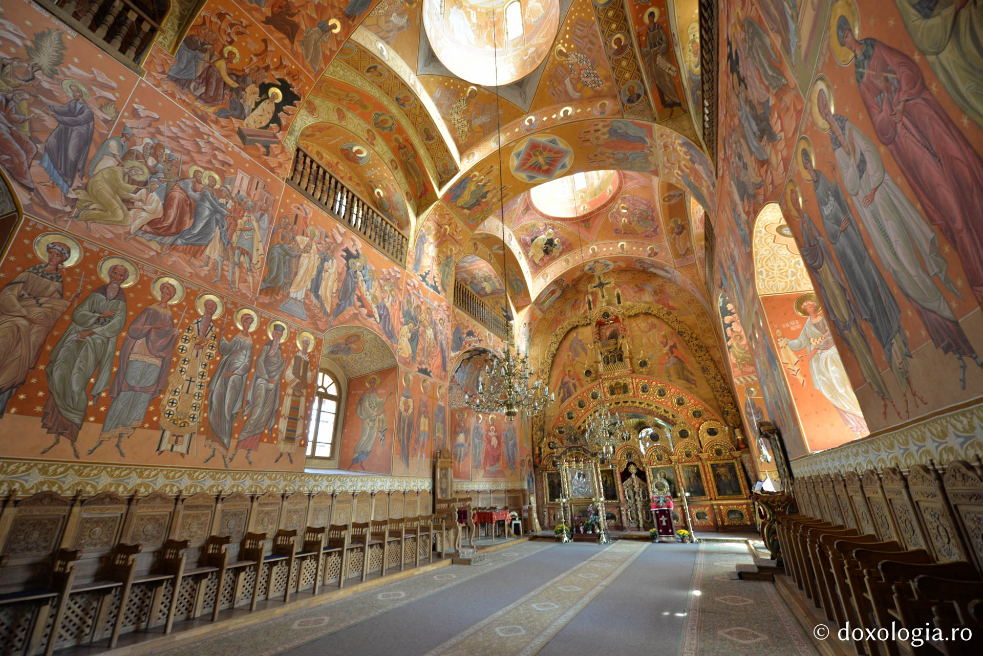 Unicitatea catapetesmei bisericii Mănăstirii Horaița