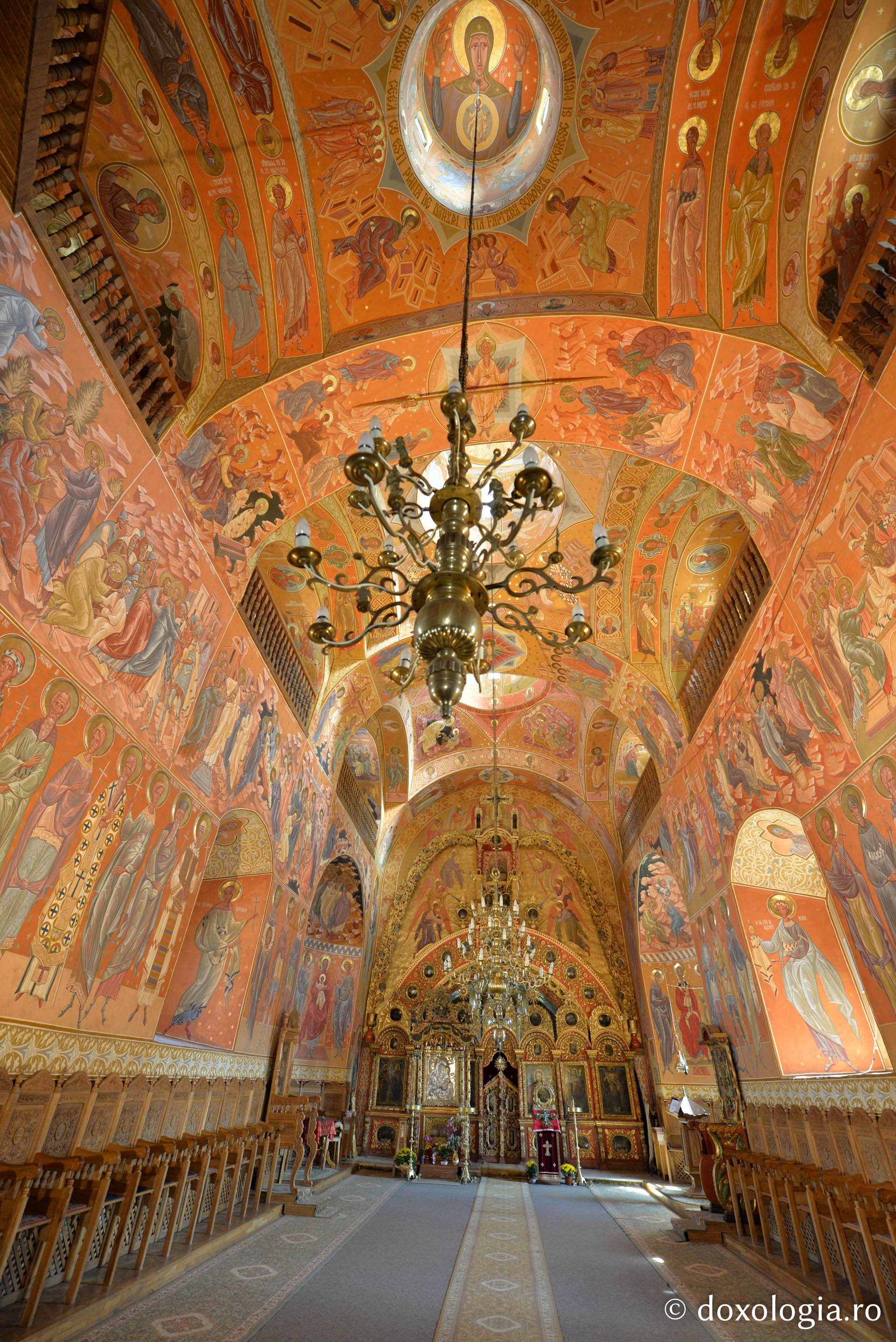 Unicitatea catapetesmei bisericii Mănăstirii Horaița