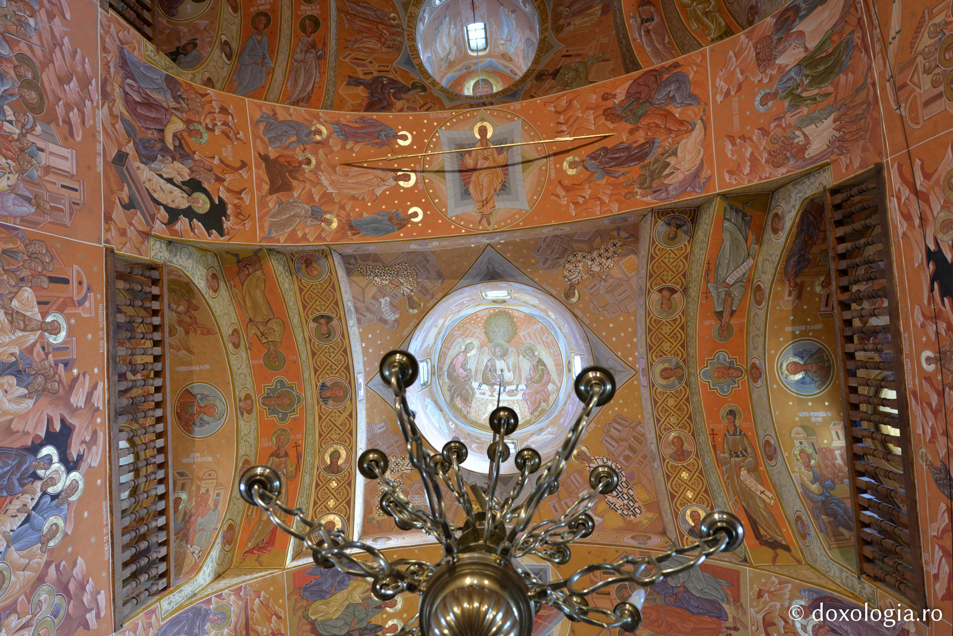 Unicitatea catapetesmei bisericii Mănăstirii Horaița