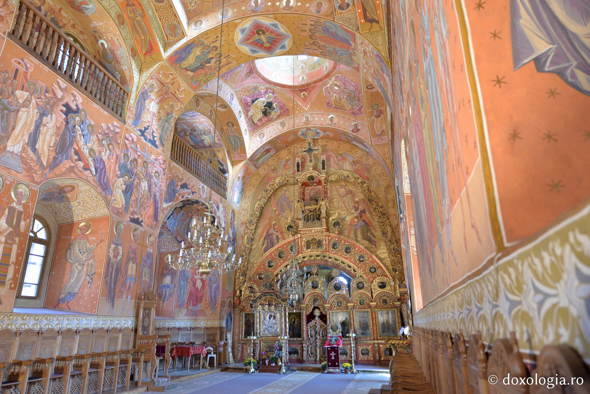 Unicitatea catapetesmei bisericii Mănăstirii Horaița