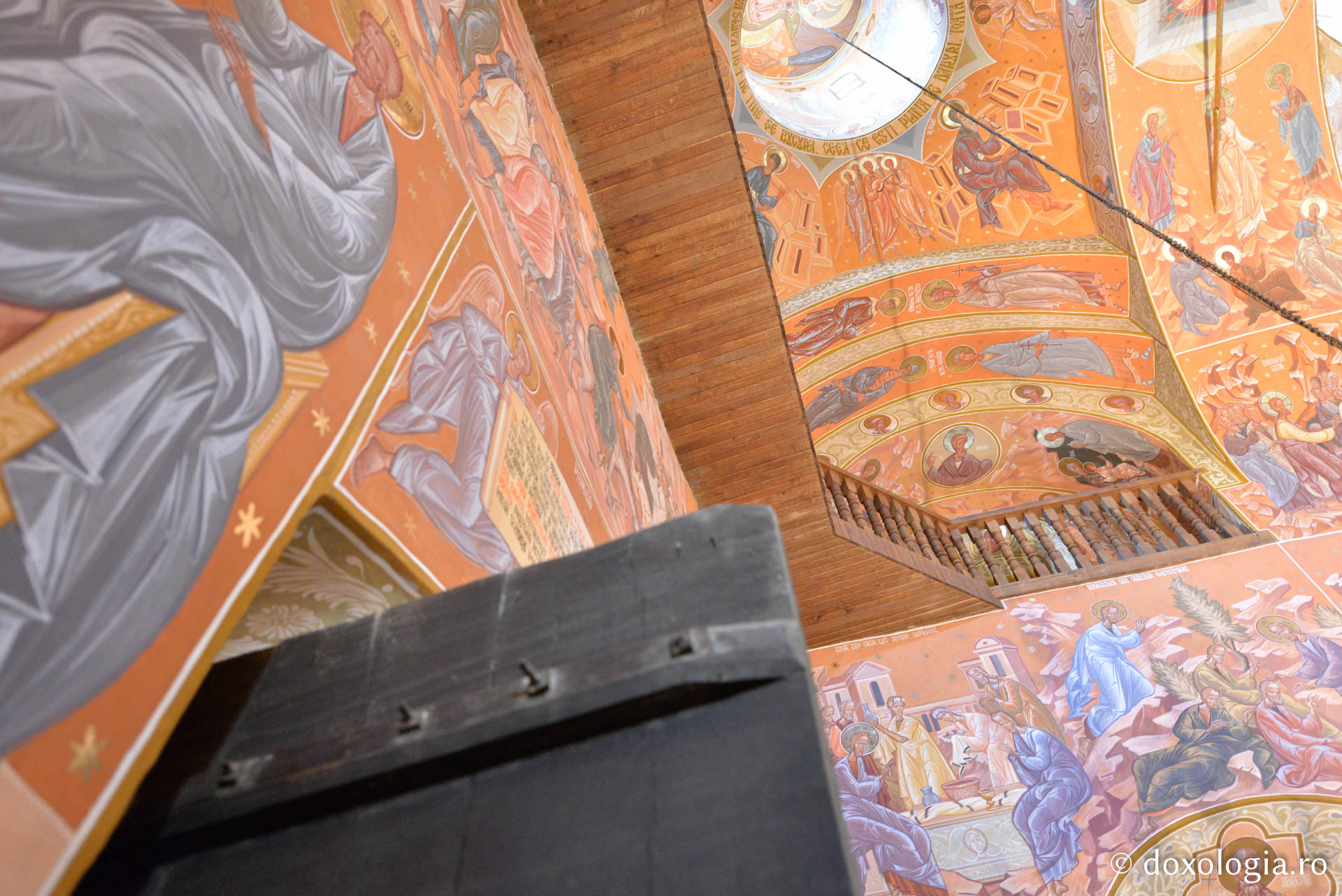 Unicitatea catapetesmei bisericii Mănăstirii Horaița