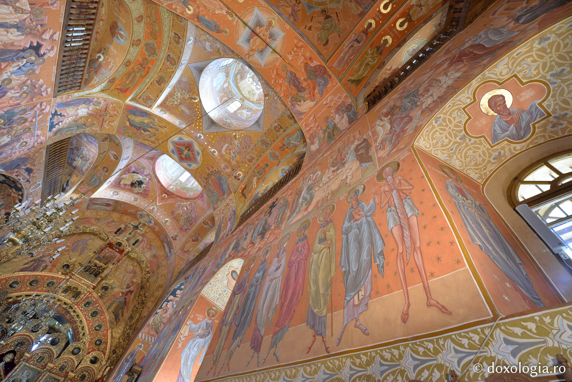 Unicitatea catapetesmei bisericii Mănăstirii Horaița