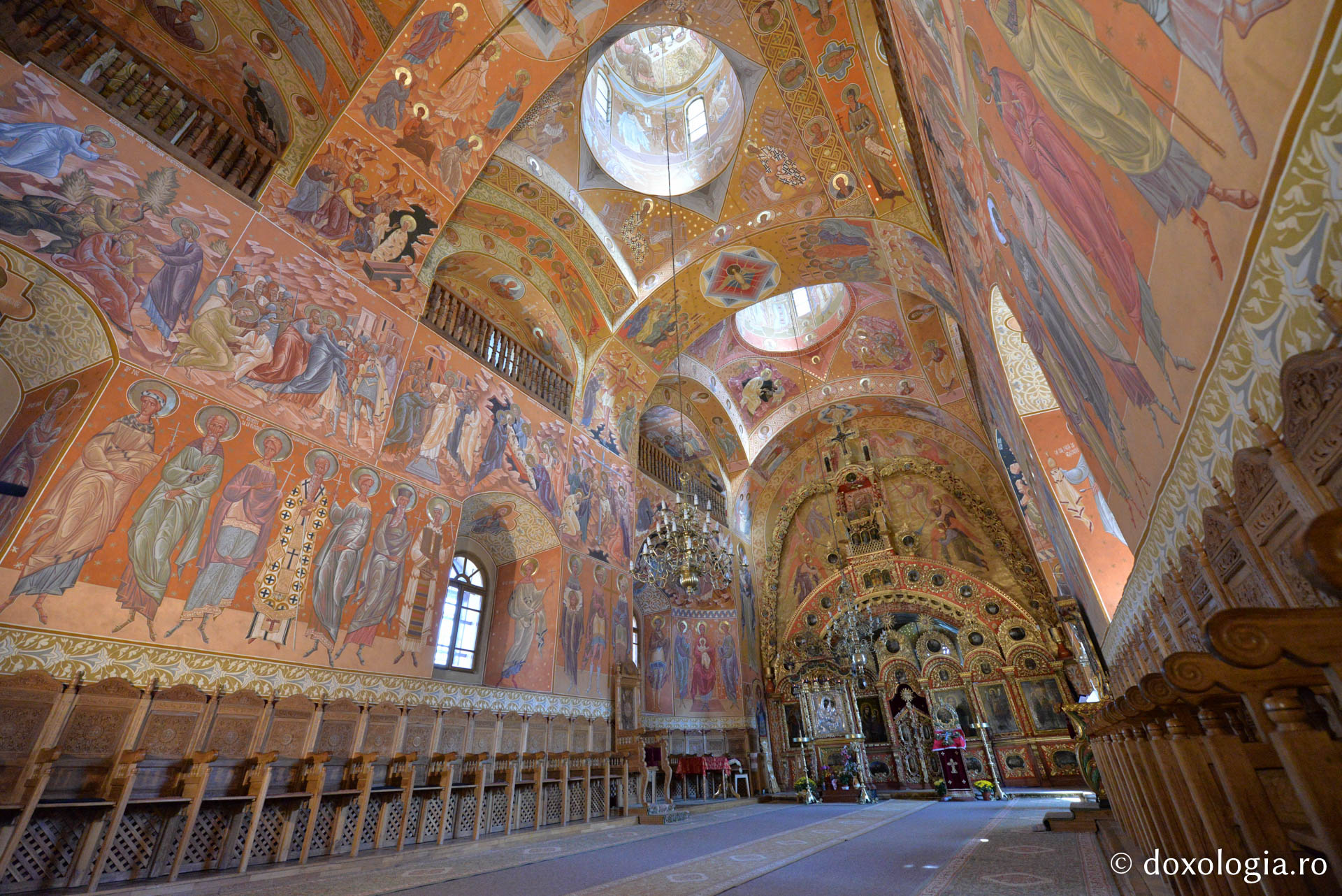 Unicitatea catapetesmei bisericii Mănăstirii Horaița