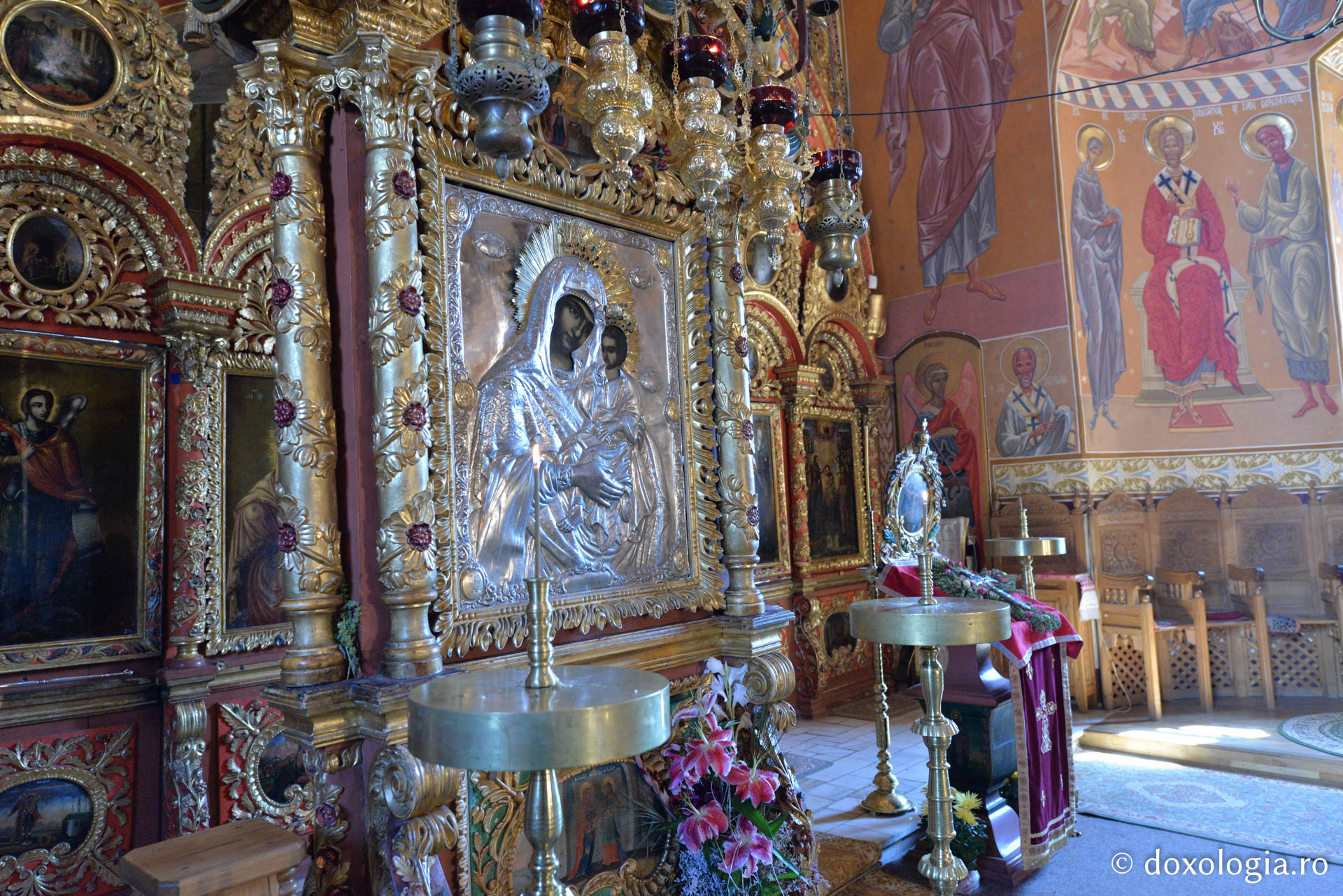 Unicitatea catapetesmei bisericii Mănăstirii Horaița