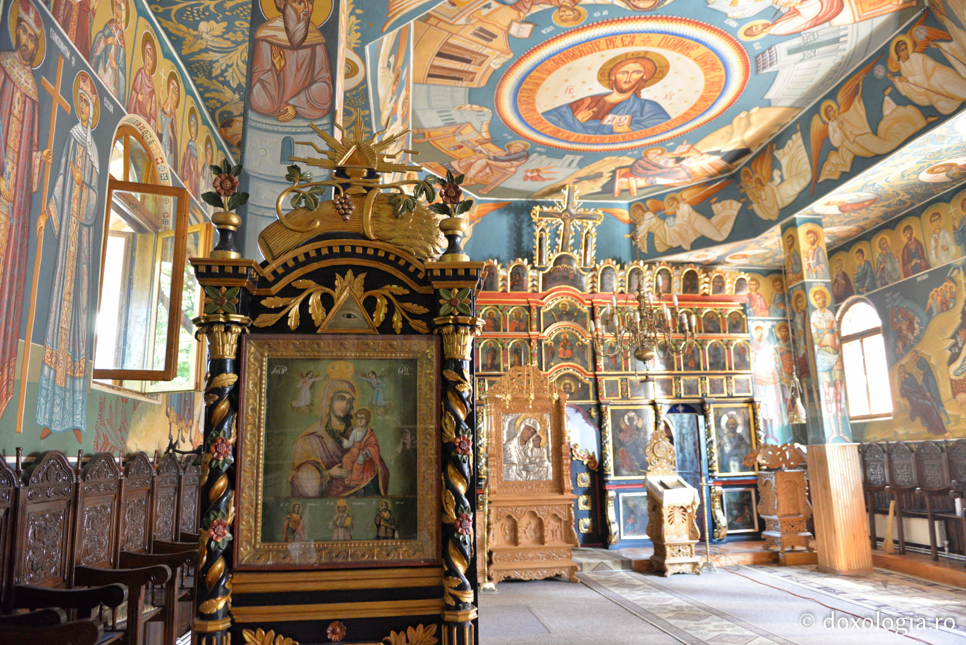 Paraclisul Sfântului Ierarh Nicolae de la Mănăstirea Horaița