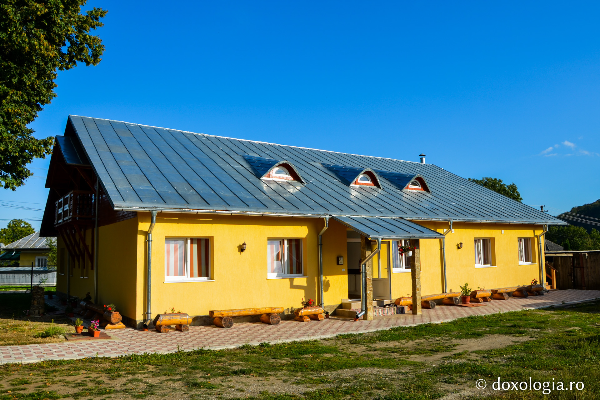 „Salvarea duhovnicească a Mănăstirii Tazlău este transformarea ei în mănăstire de maici”