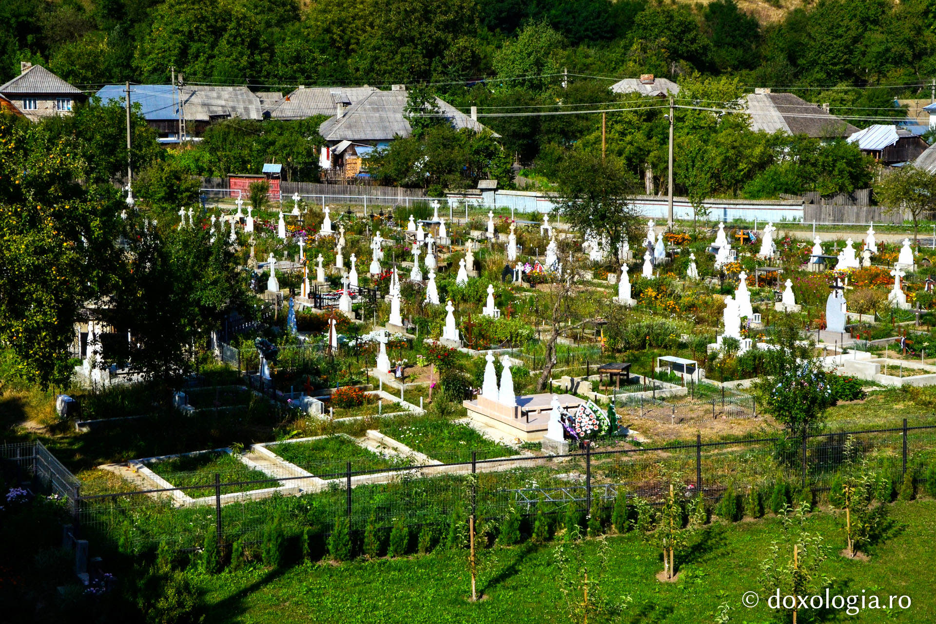 „Salvarea duhovnicească a Mănăstirii Tazlău este transformarea ei în mănăstire de maici”