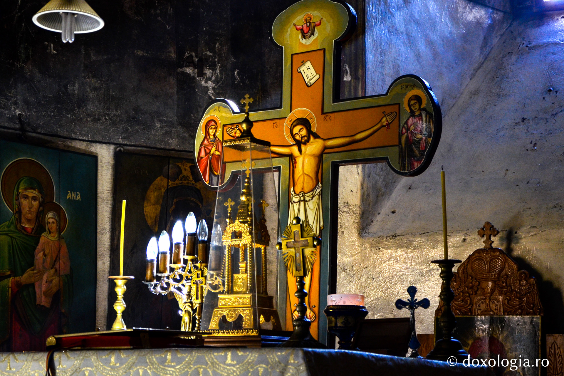 „Salvarea duhovnicească a Mănăstirii Tazlău este transformarea ei în mănăstire de maici”