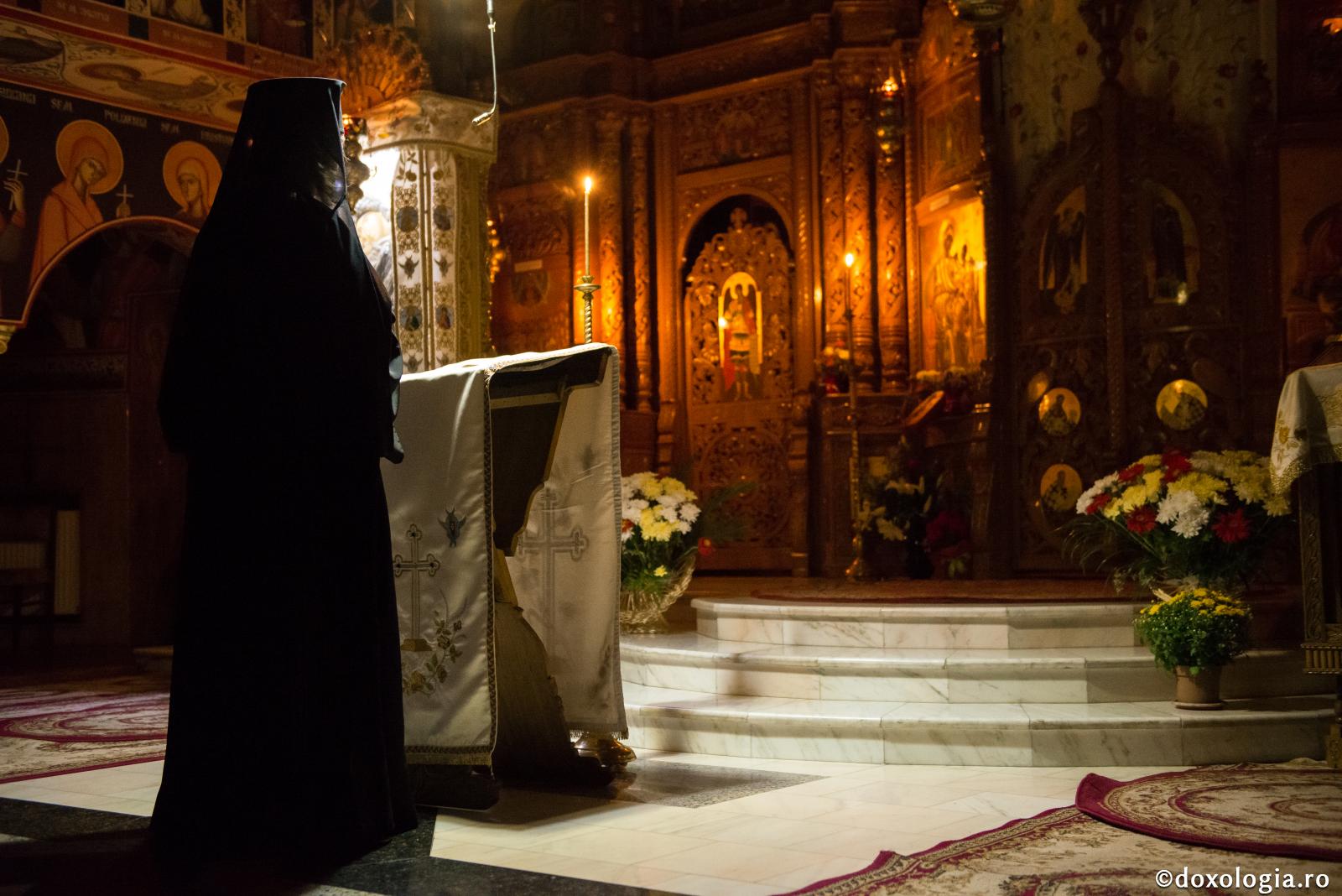 E de preferat să eşuezi ca mirean, decât ca monah