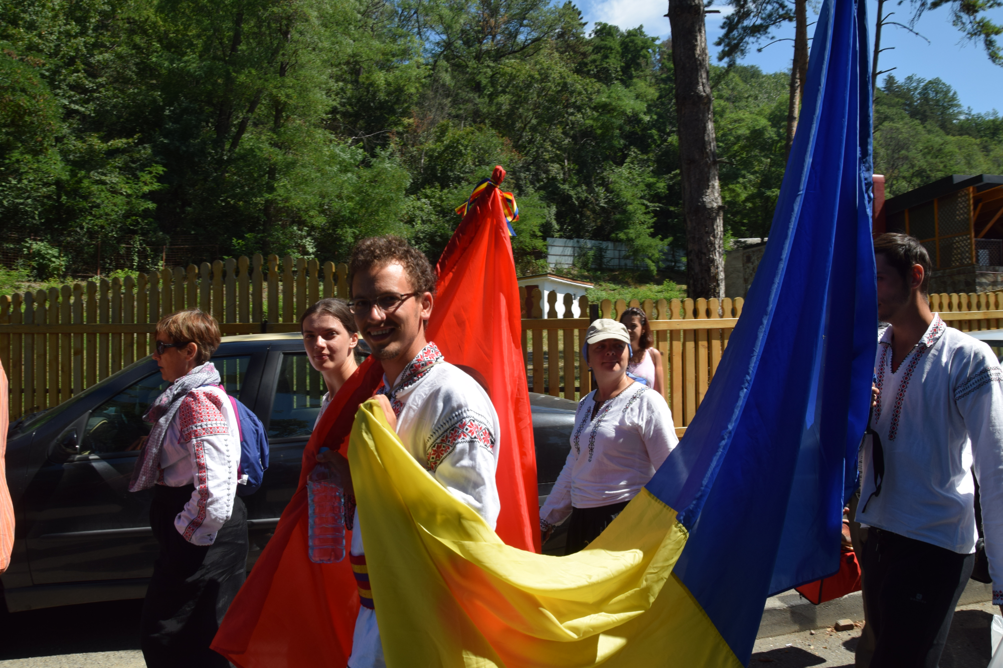 Liturghie arhierească, în cadrul pelerinajului pedestru „Pe urmele sfinţilor nemţeni” Liturghie arhierească, în cadrul pelerinajului pedestru „Pe urmele sfinţilor nemţeni”