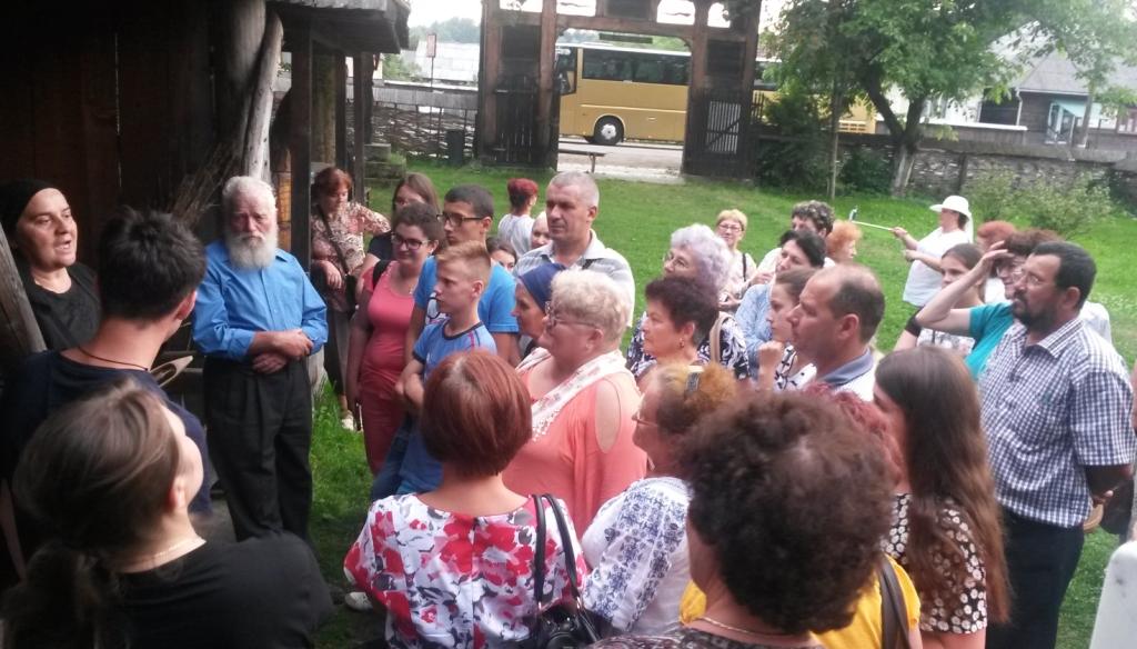 Enoriaşii Parohiei Poduri, pelerini la sfintele mănăstiri Enoriaşii Parohiei Poduri, pelerini la sfintele mănăstiri
