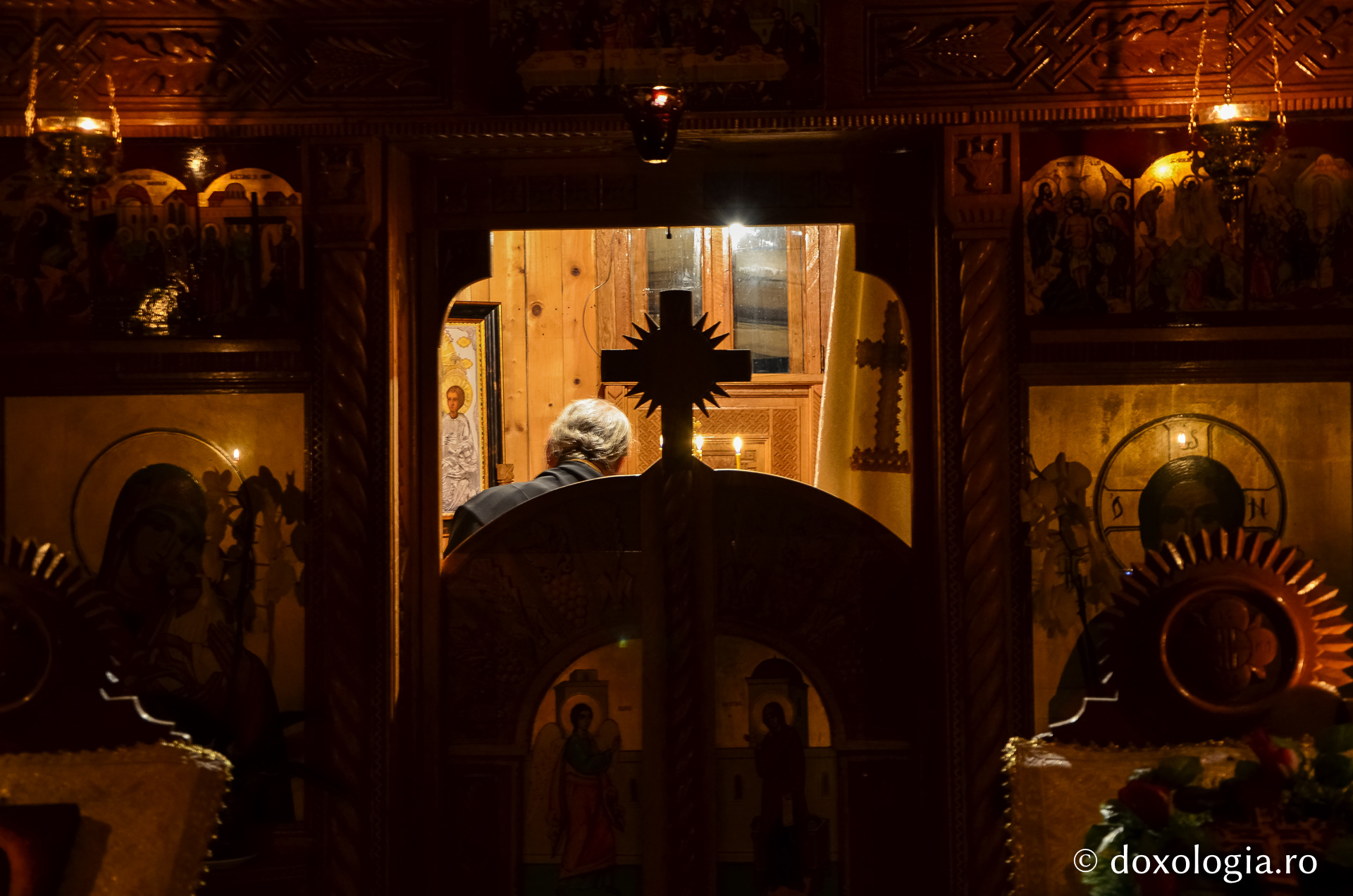 Pașaport pentru Mănăstirea de pe Ceahlău