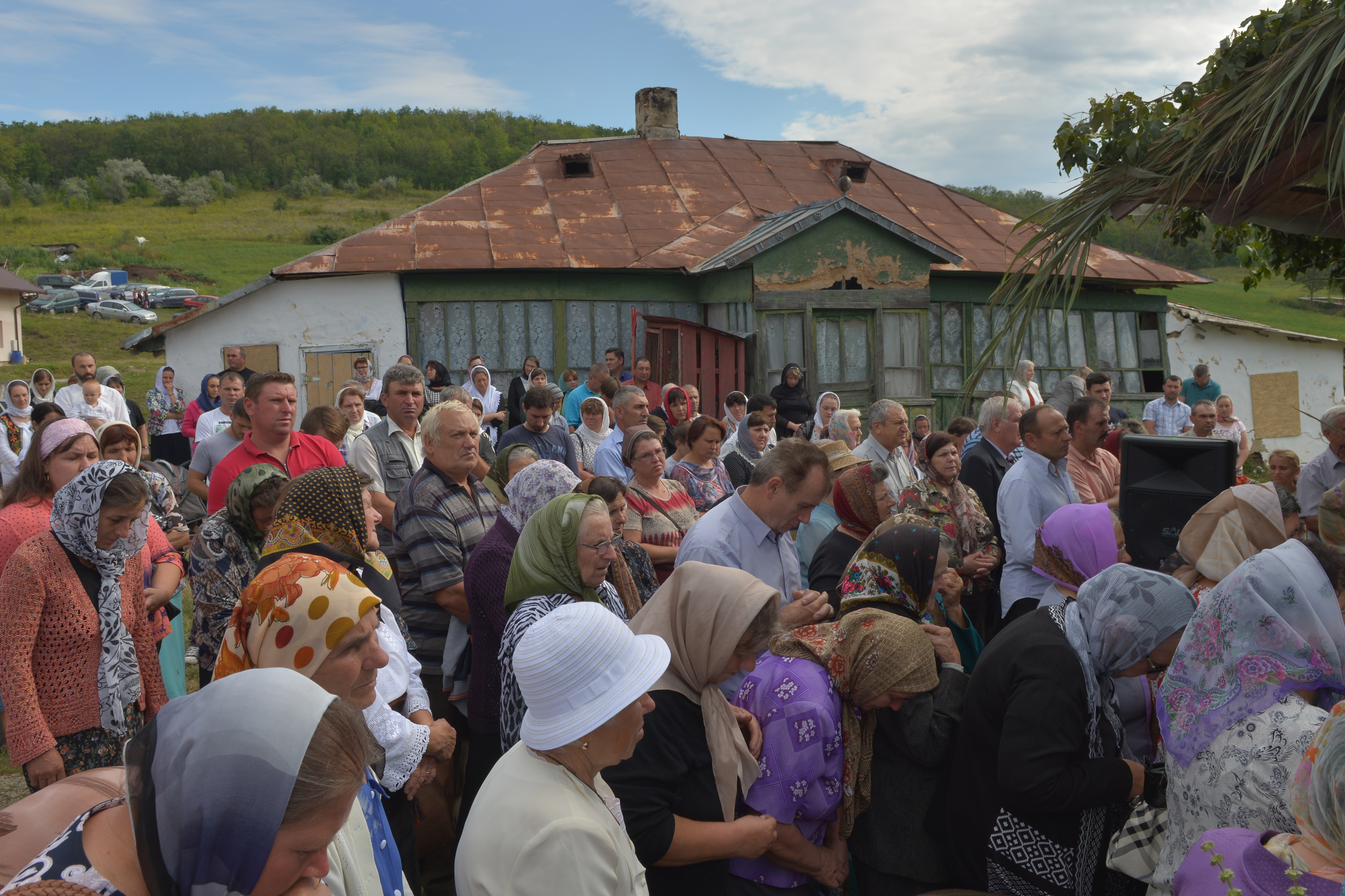Sărbătoarea Adormirii Maicii Domnului  ‒ liturghie arhierească la hramul Mănăstirii Cozancea (Botoșani)