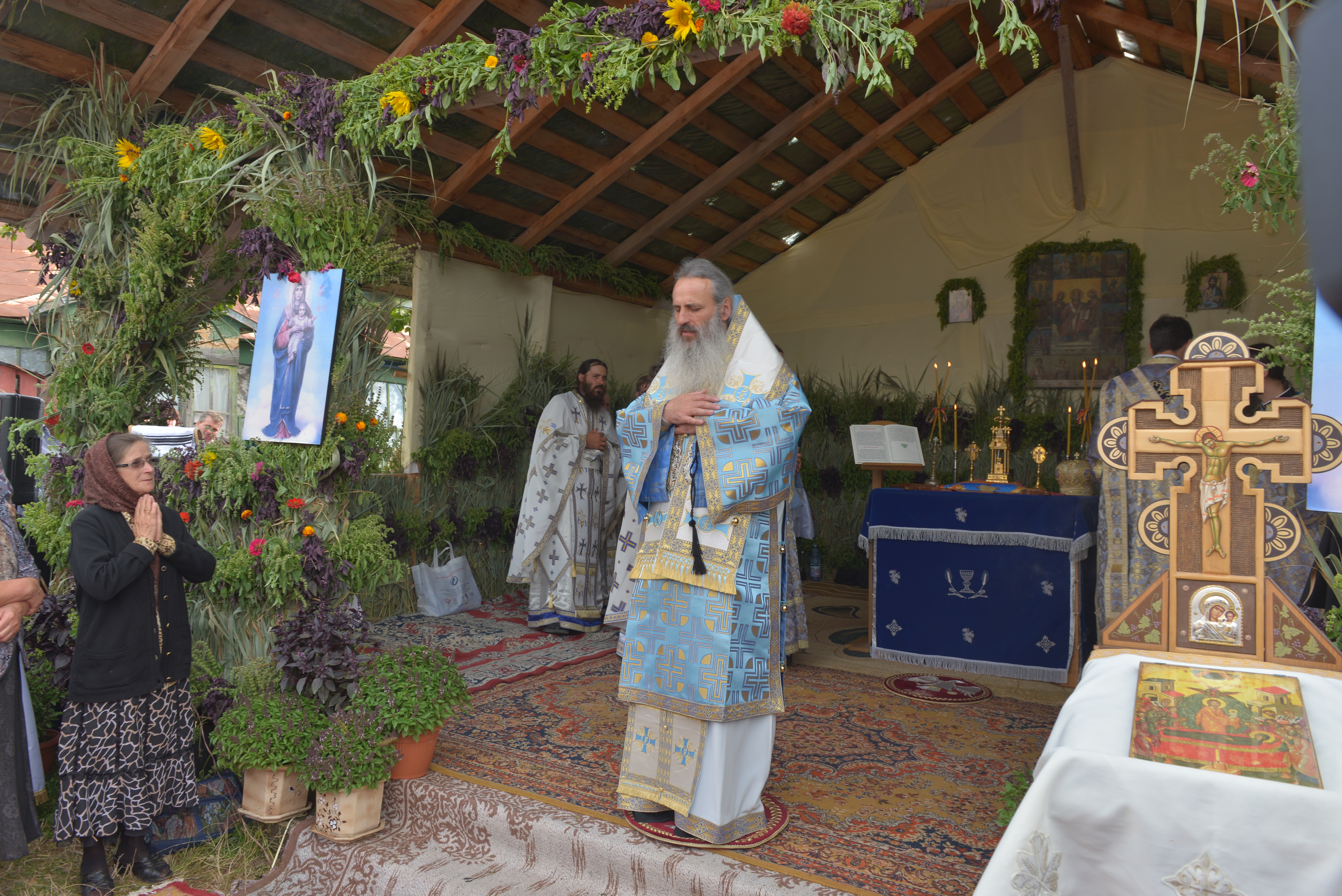 Sărbătoarea Adormirii Maicii Domnului  ‒ liturghie arhierească la hramul Mănăstirii Cozancea (Botoșani)