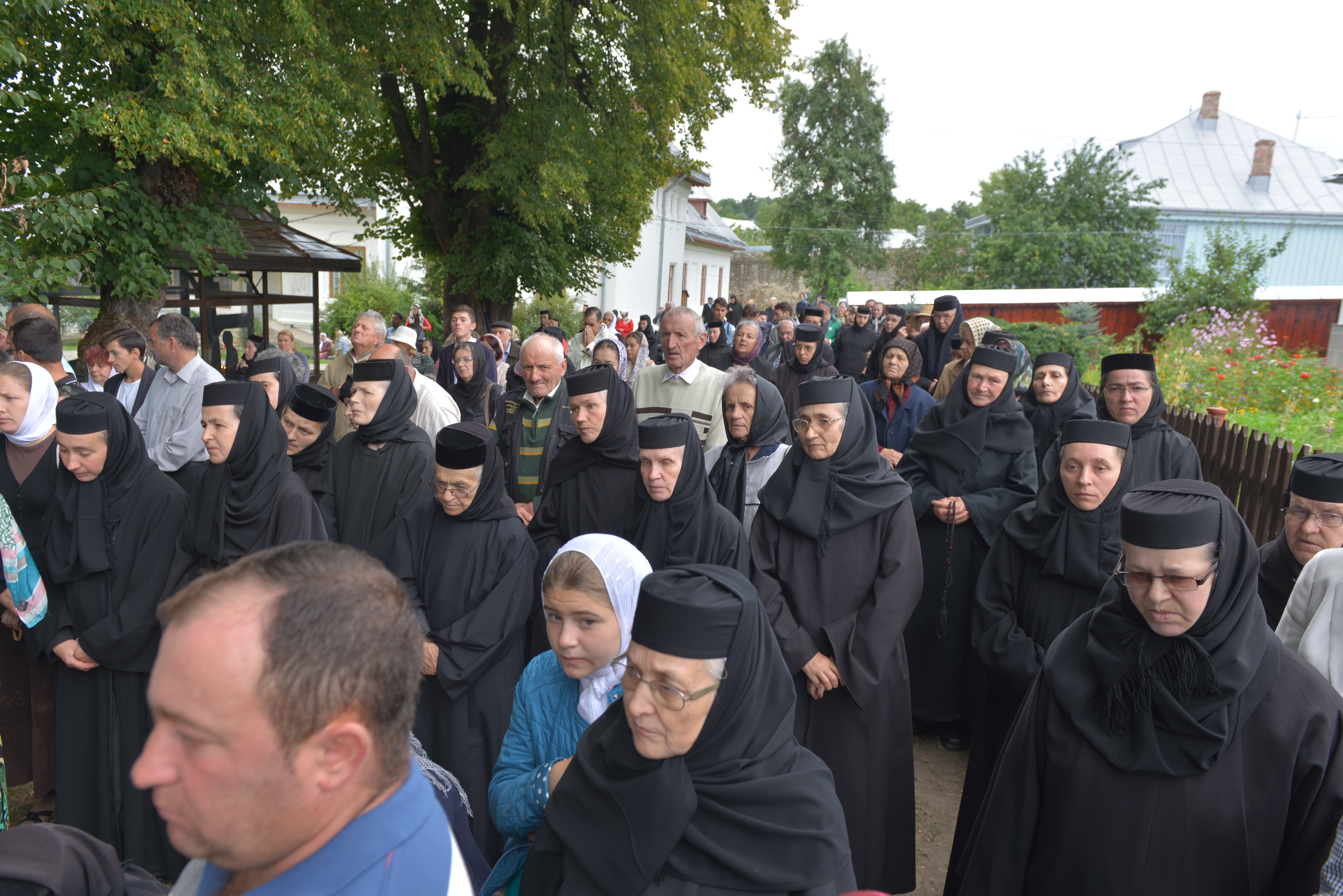 Foto: Constantin Comici Liturghie arhierească la hramul Mănăstirii Văratec ‒ cinstirea Sfântului Iosif de la Văratec