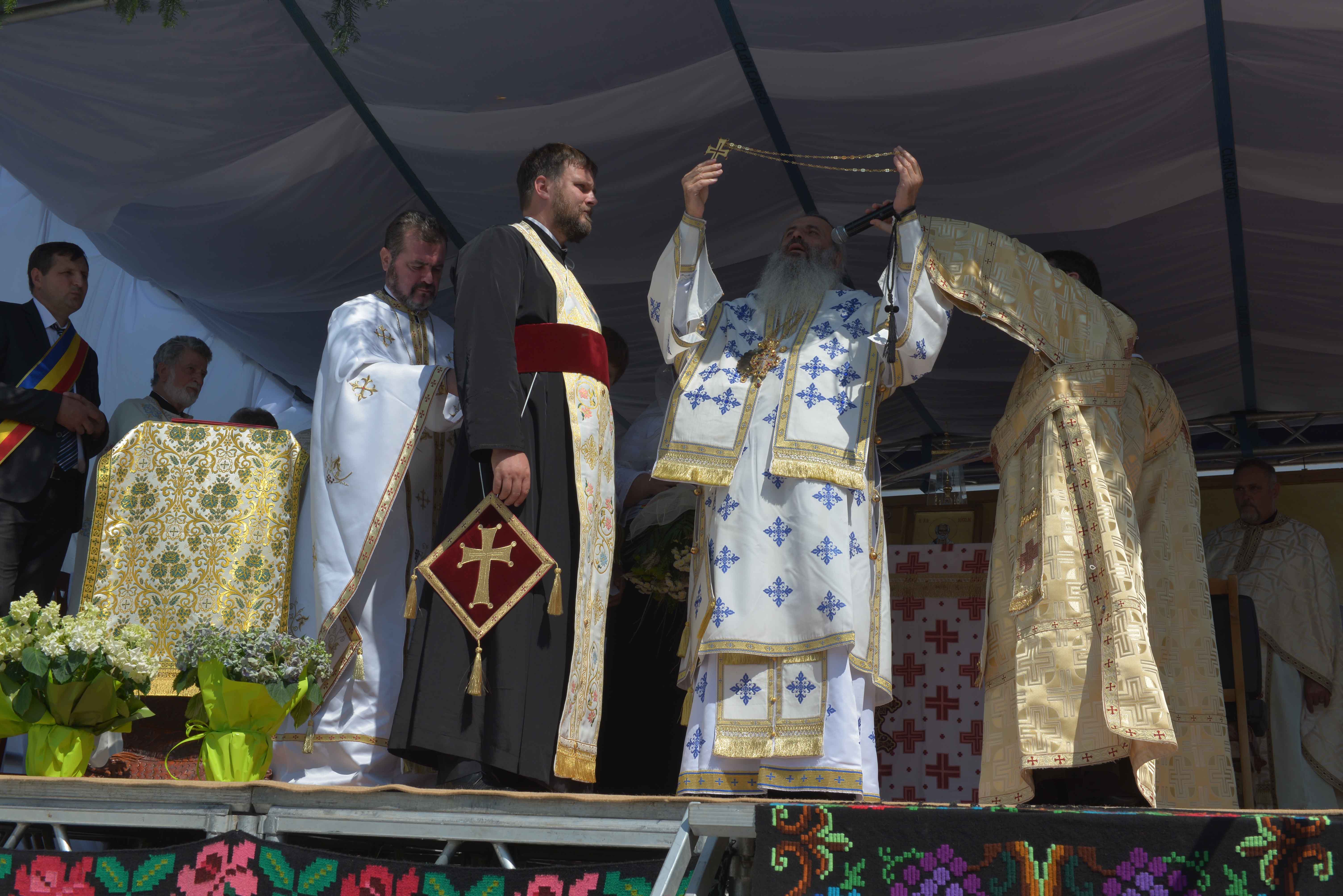 Resfințirea bisericii „Sfântul Nicolae” din Prisăcani, protopopiatul Hârlău