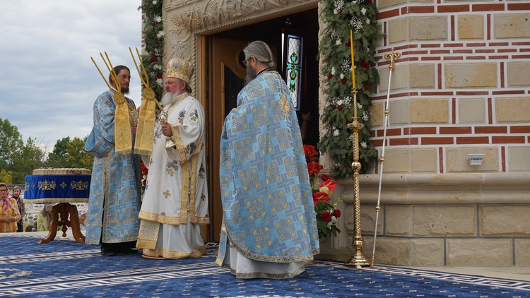Foto: Mihaela Ajităriţi „Maica Domnului are în grijă întreaga Biserică“