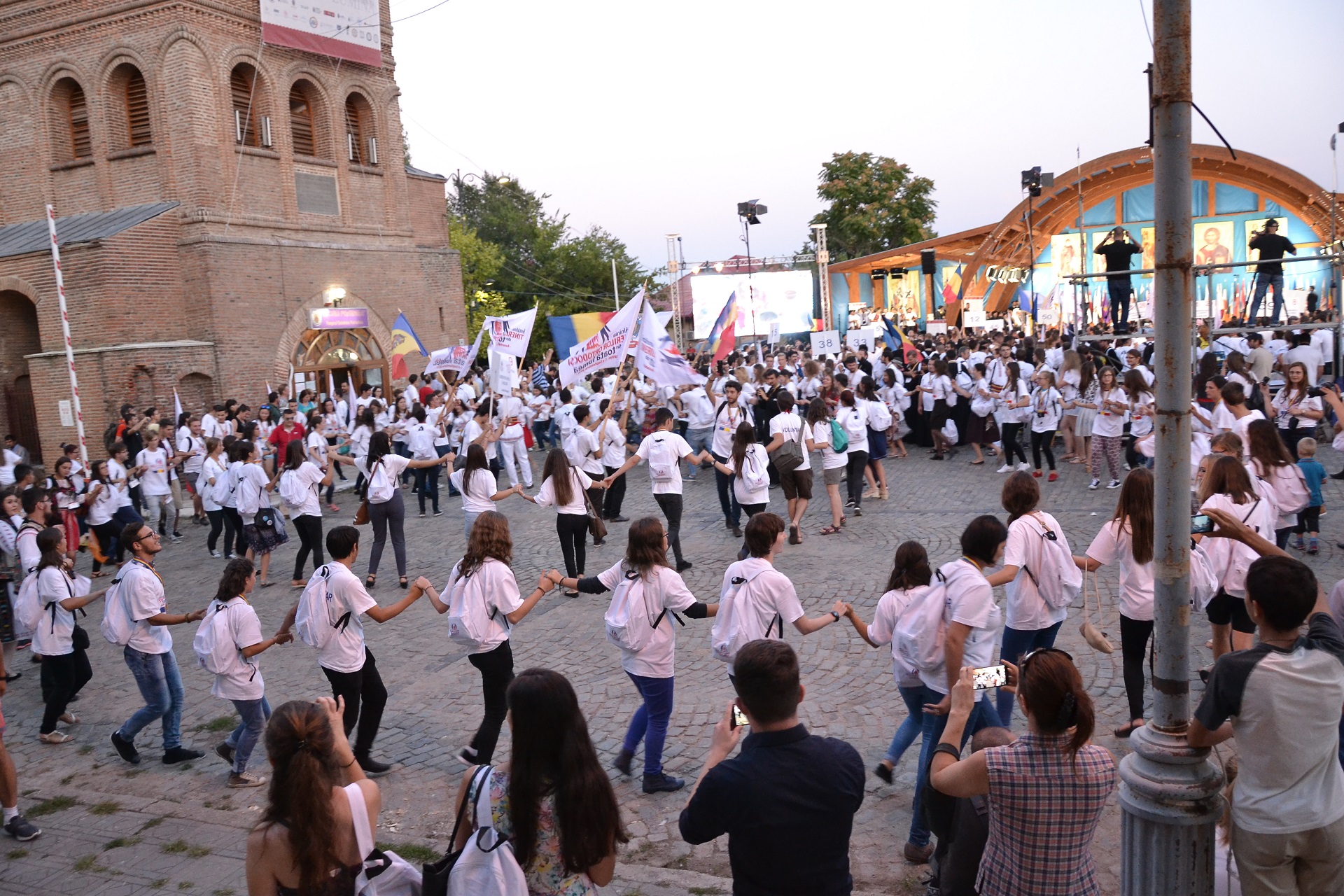 1 septembrie – prima zi a Întâlnirii tinerilor ortodocși din toată lumea 1 septembrie – prima zi a Întâlnirii tinerilor ortodocși din toată lumea