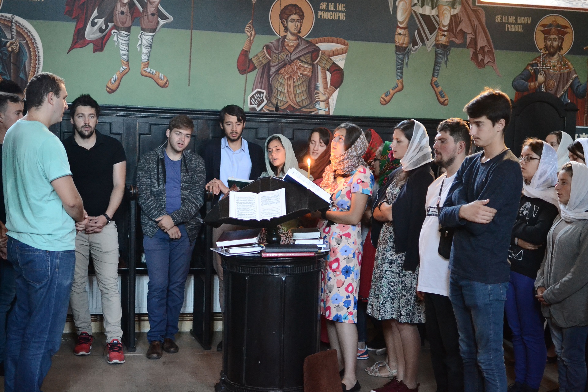 120 de tineri din Arhiepiscopia Iașilor au plecat spre București, la Întâlnirea Tinerilor Ortodocși din Toată Lumea 120 de tineri din Arhiepiscopia Iașilor au plecat spre București, la Întâlnirea Tinerilor Ortodocși din Toată Lumea