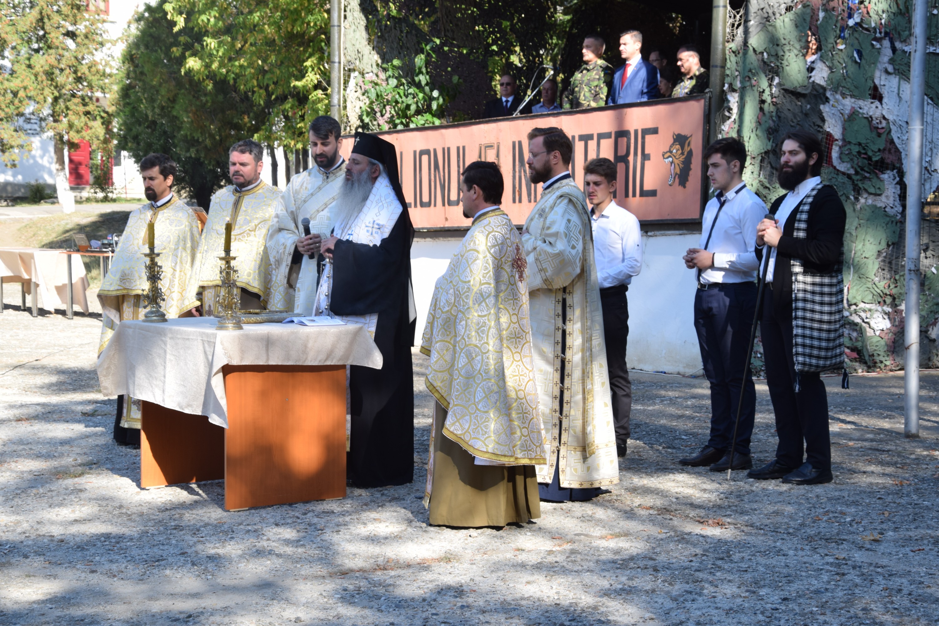 Slujbă de Te-Deum, la aniversarea a 22 de ani de la înfiinţarea Batalionului 151 Infanterie „Războieni” Slujbă de Te-Deum, la aniversarea a 22 de ani de la înfiinţarea Batalionului 151 Infanterie „Războieni”