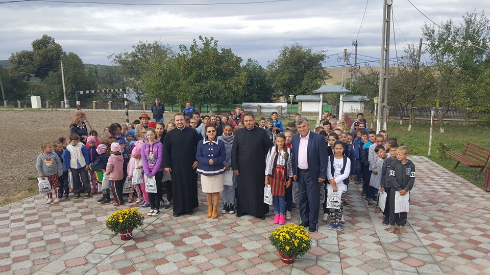 Rechizite pentru copiii din comuna Stăniţa, judeţul Neamţ Rechizite pentru copiii din comuna Stăniţa, judeţul Neamţ