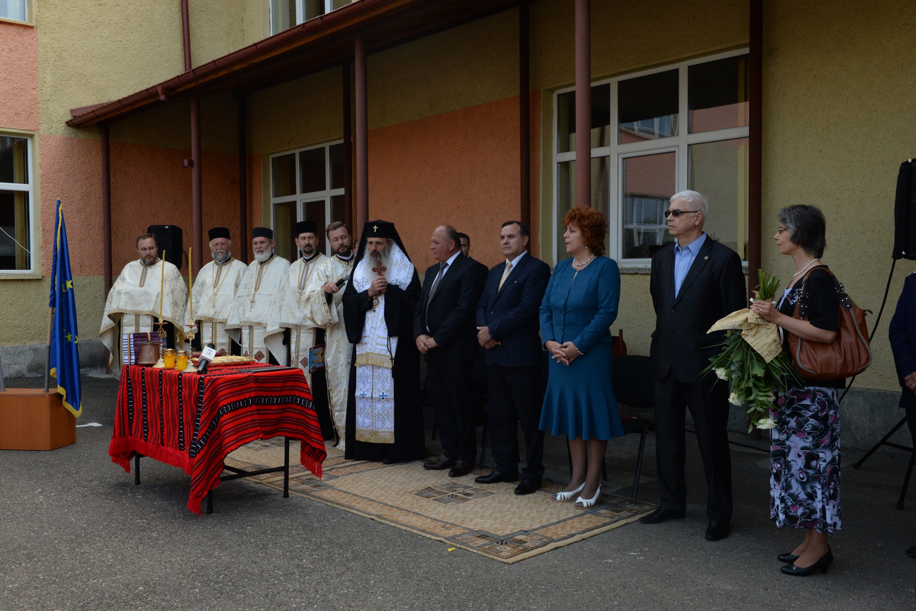 IPS Mitropolit Teofan, prezent în Piatra Neamţ la deschiderea anului şcolar