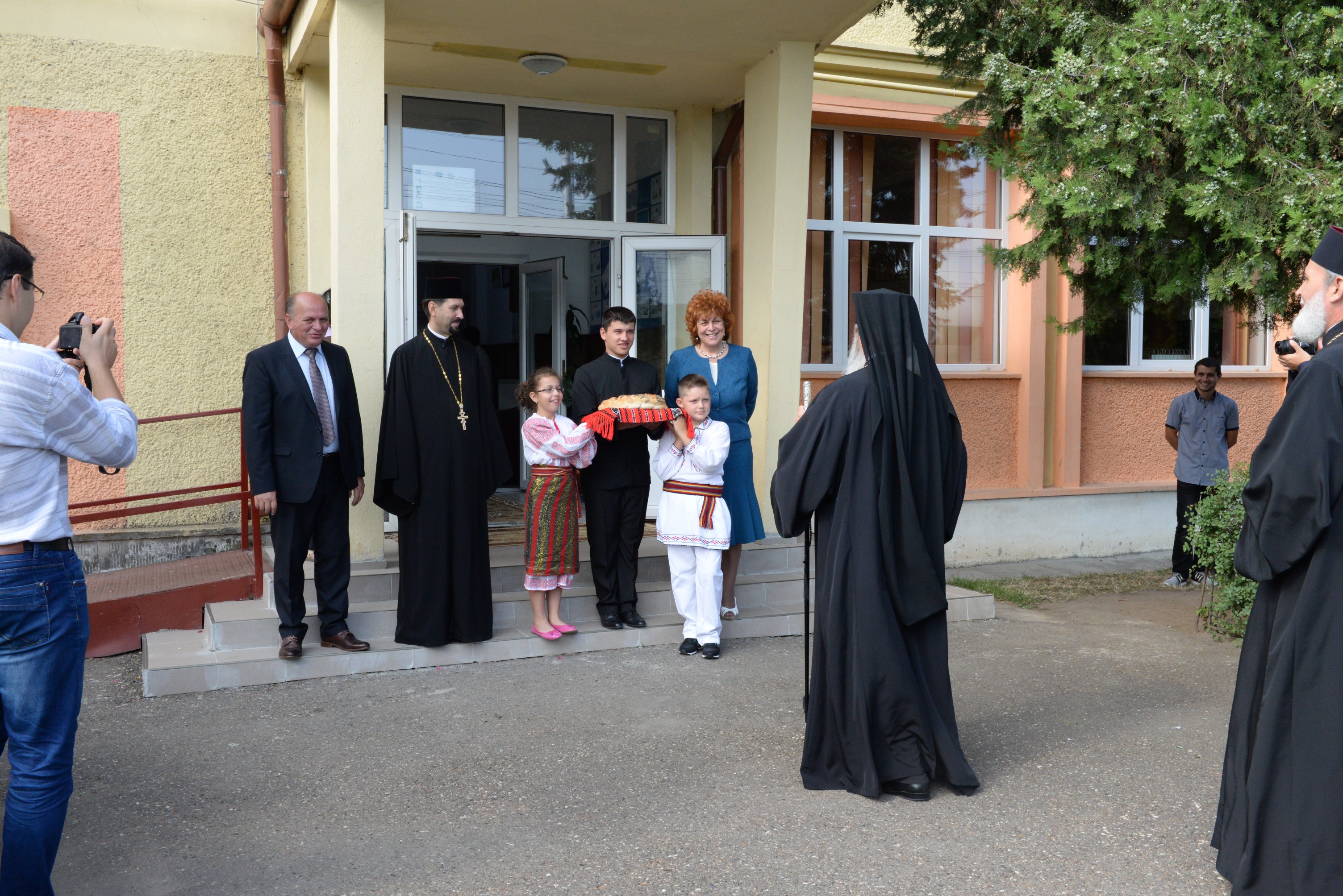 IPS Mitropolit Teofan, prezent în Piatra Neamţ la deschiderea anului şcolar