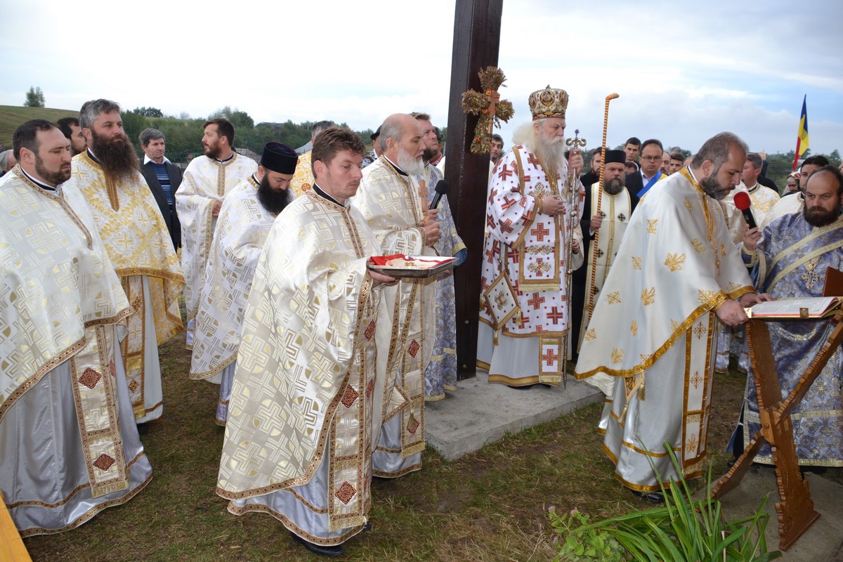 Paraclisul din Corni, sfinţit de PS Calinic Botoşăneanul