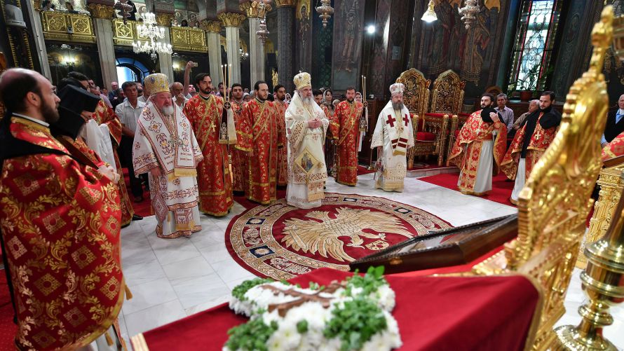 Sfânta Cruce este taina iubirii nesfârșite a Preasfintei Treimi pentru omenire