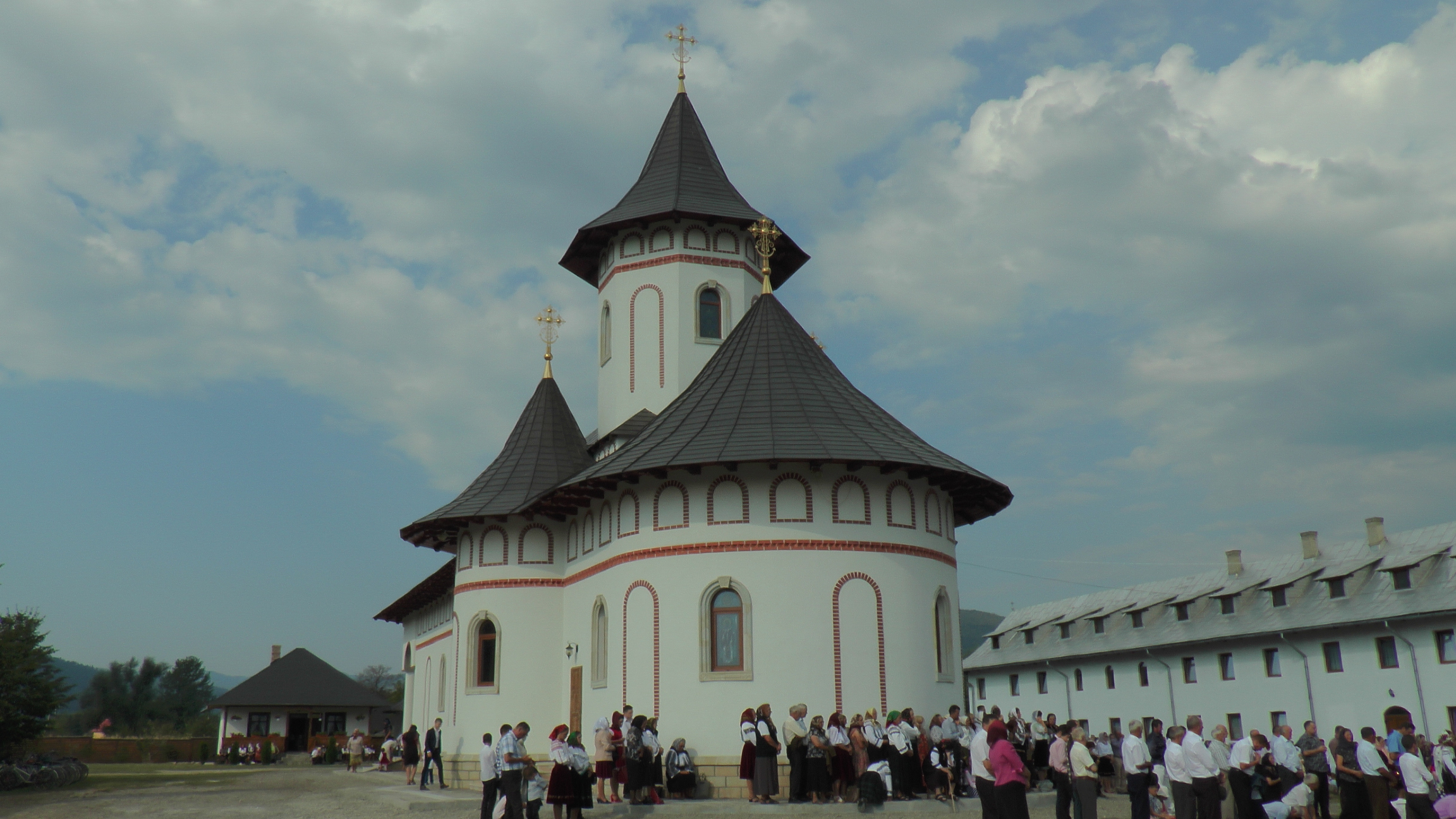 Hram la Mănăstirea „Nașterea Maicii Domnului” - Marginea