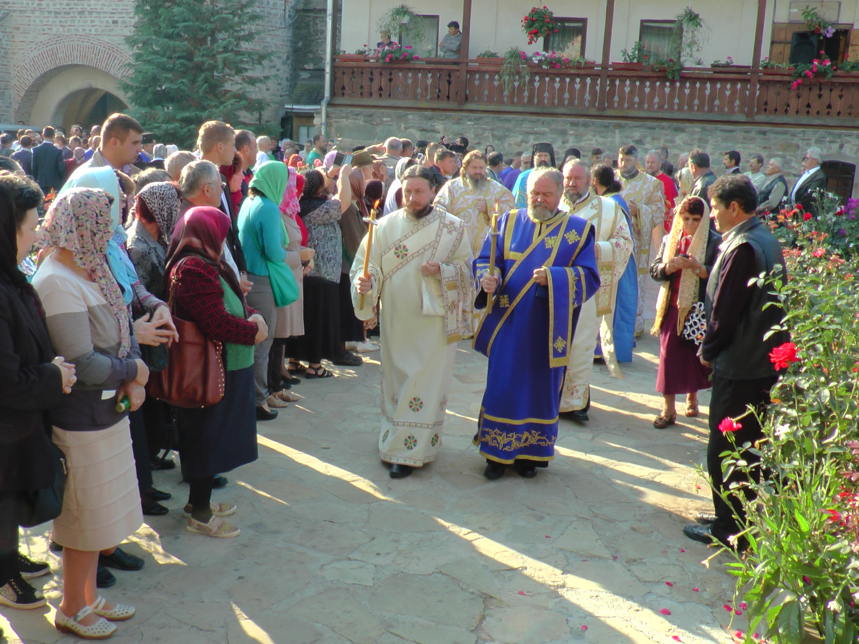 Brâul Maicii Domnului, adus la hramul Mănăstirii Râșca