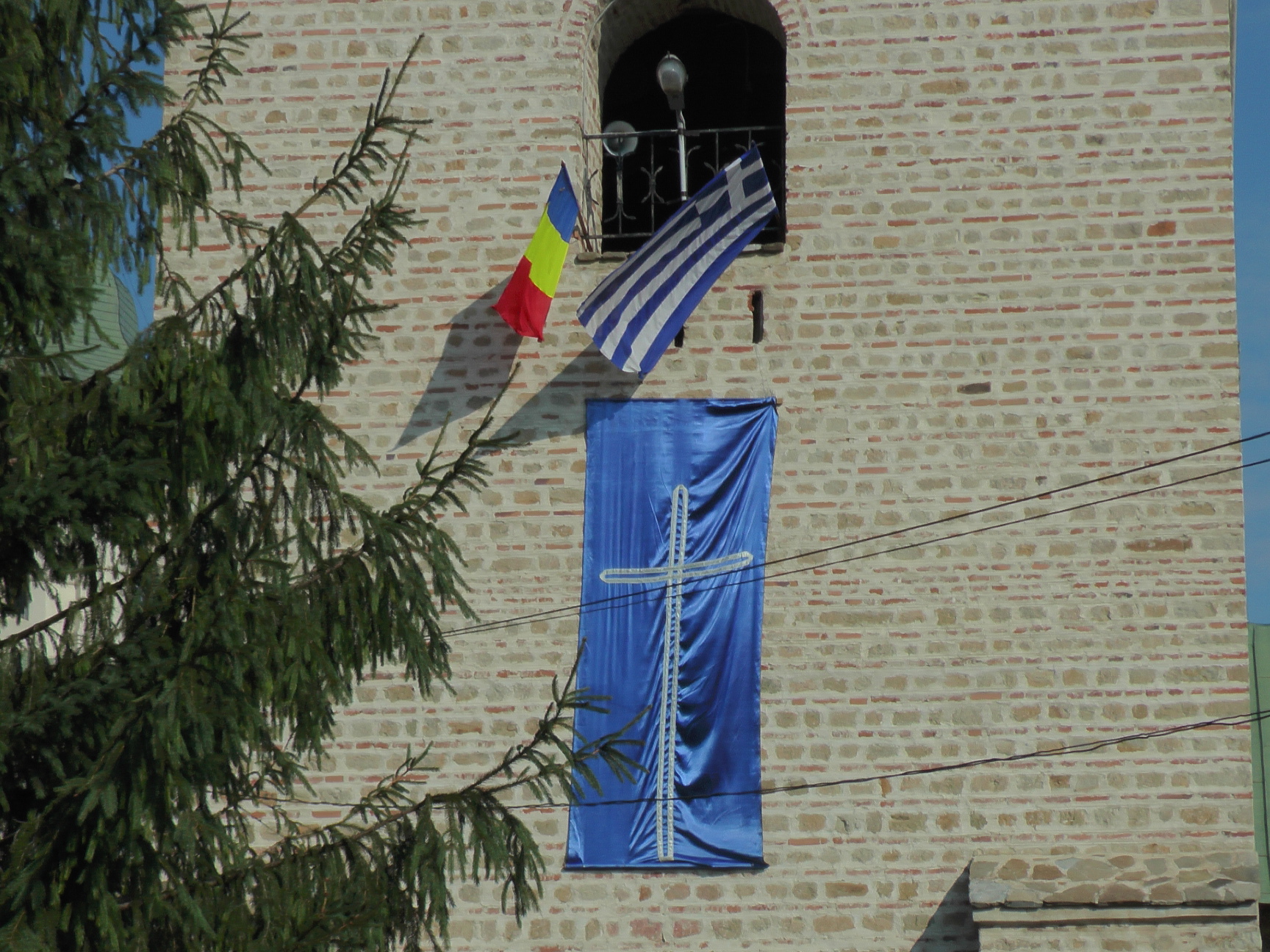 Brâul Maicii Domnului, adus la hramul Mănăstirii Râșca