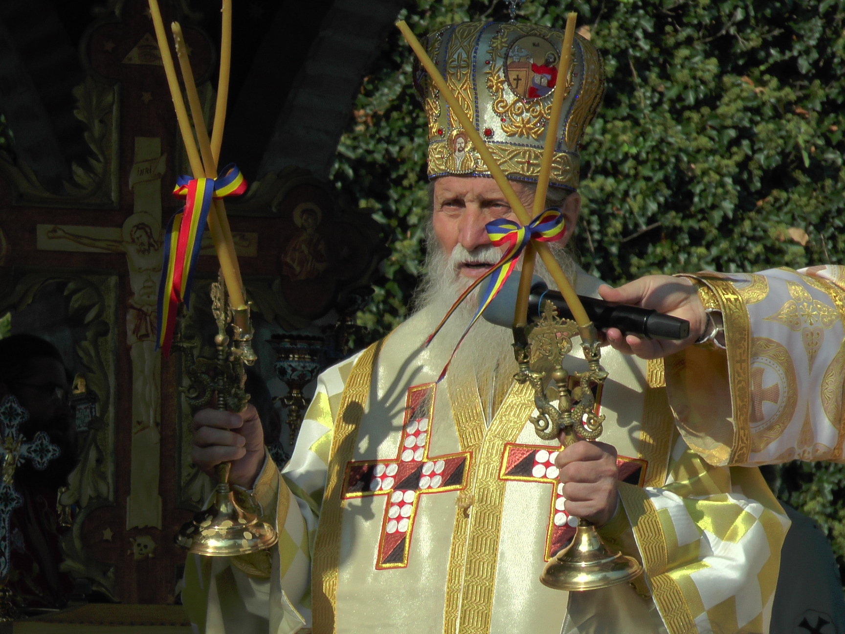 Brâul Maicii Domnului, adus la hramul Mănăstirii Râșca