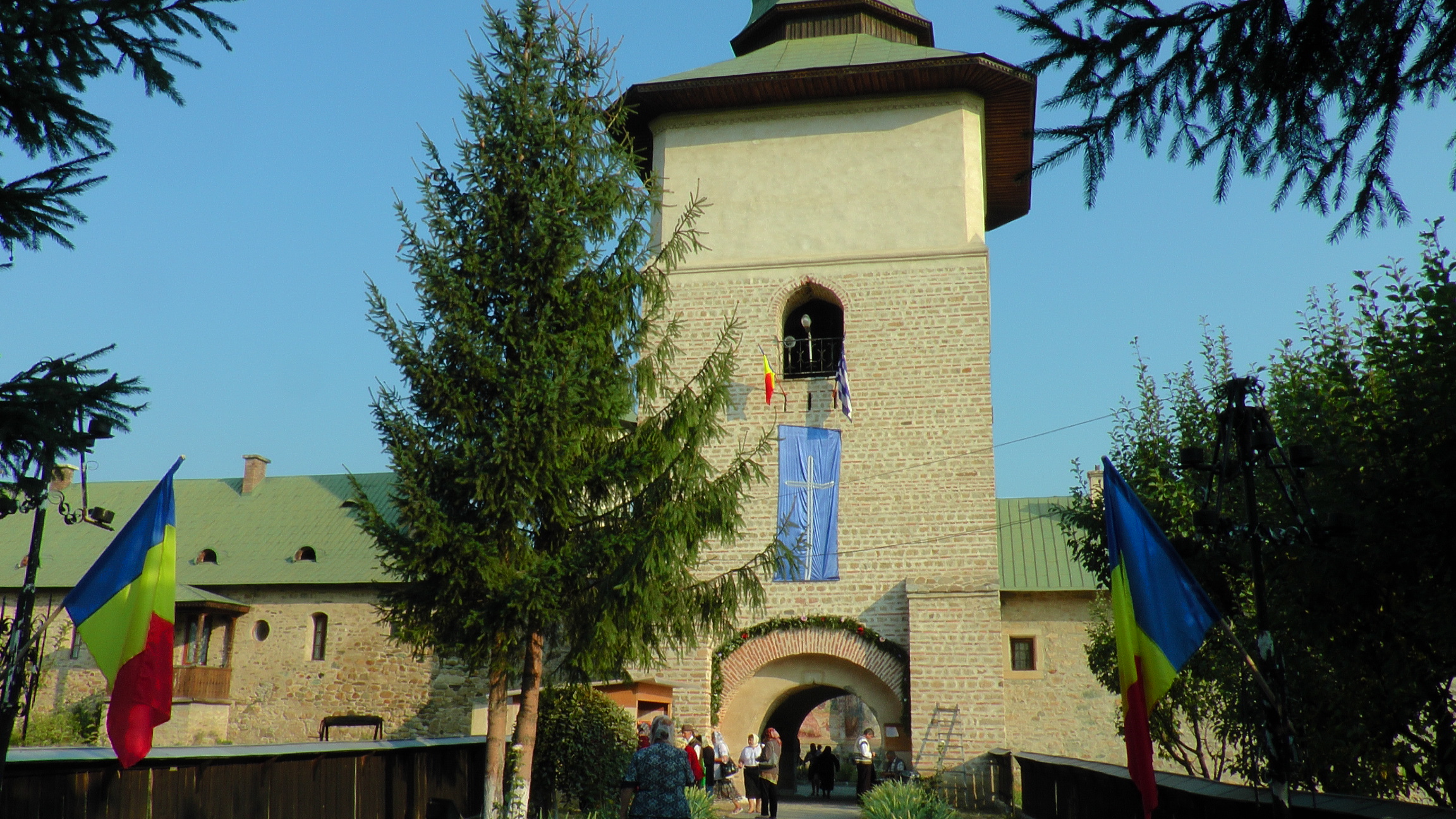 Brâul Maicii Domnului, adus la hramul Mănăstirii Râșca