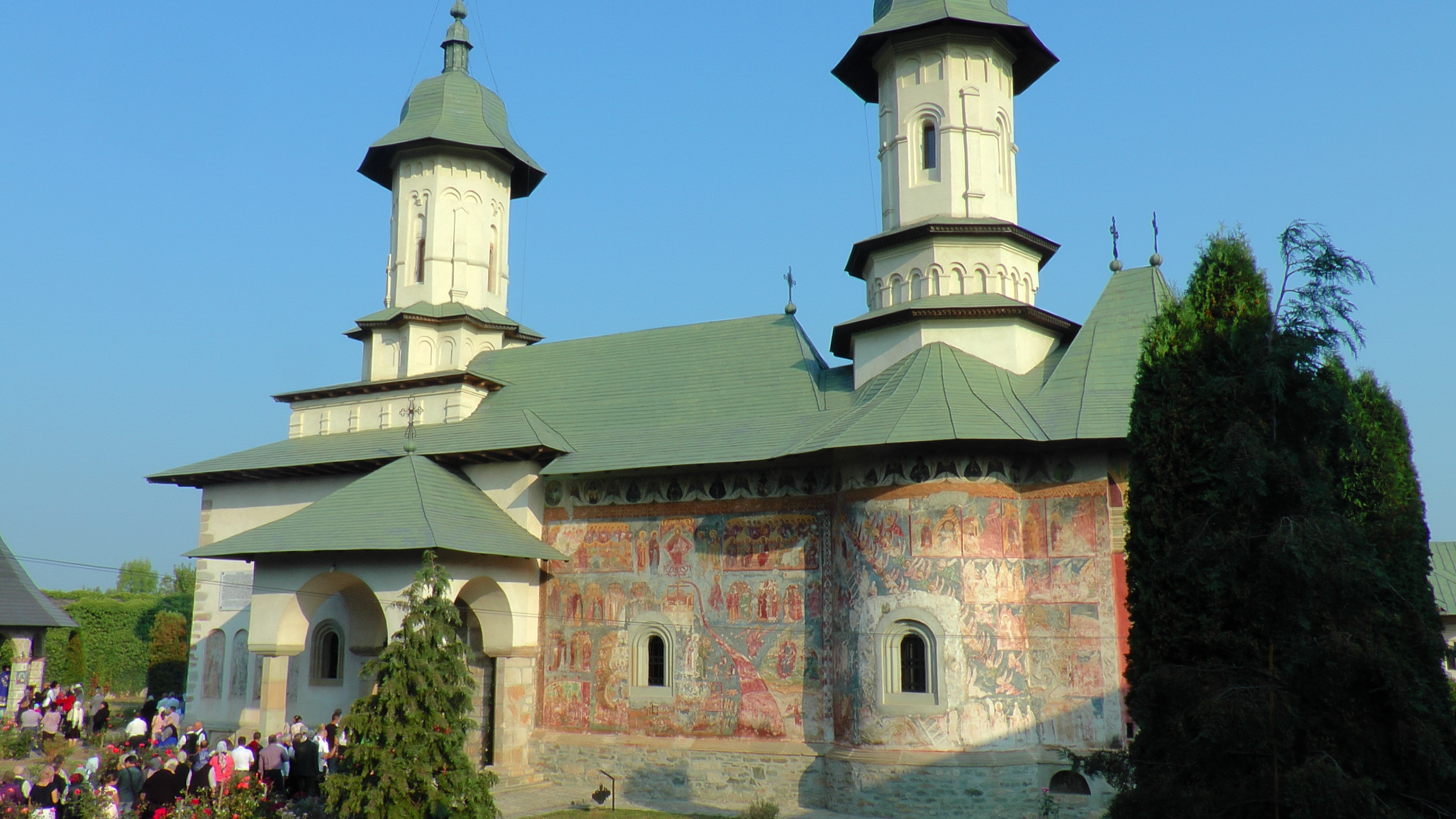 Brâul Maicii Domnului, adus la hramul Mănăstirii Râșca