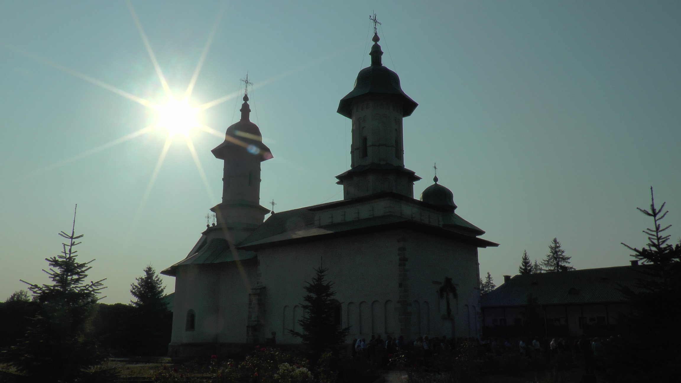 Brâul Maicii Domnului, adus la hramul Mănăstirii Râșca