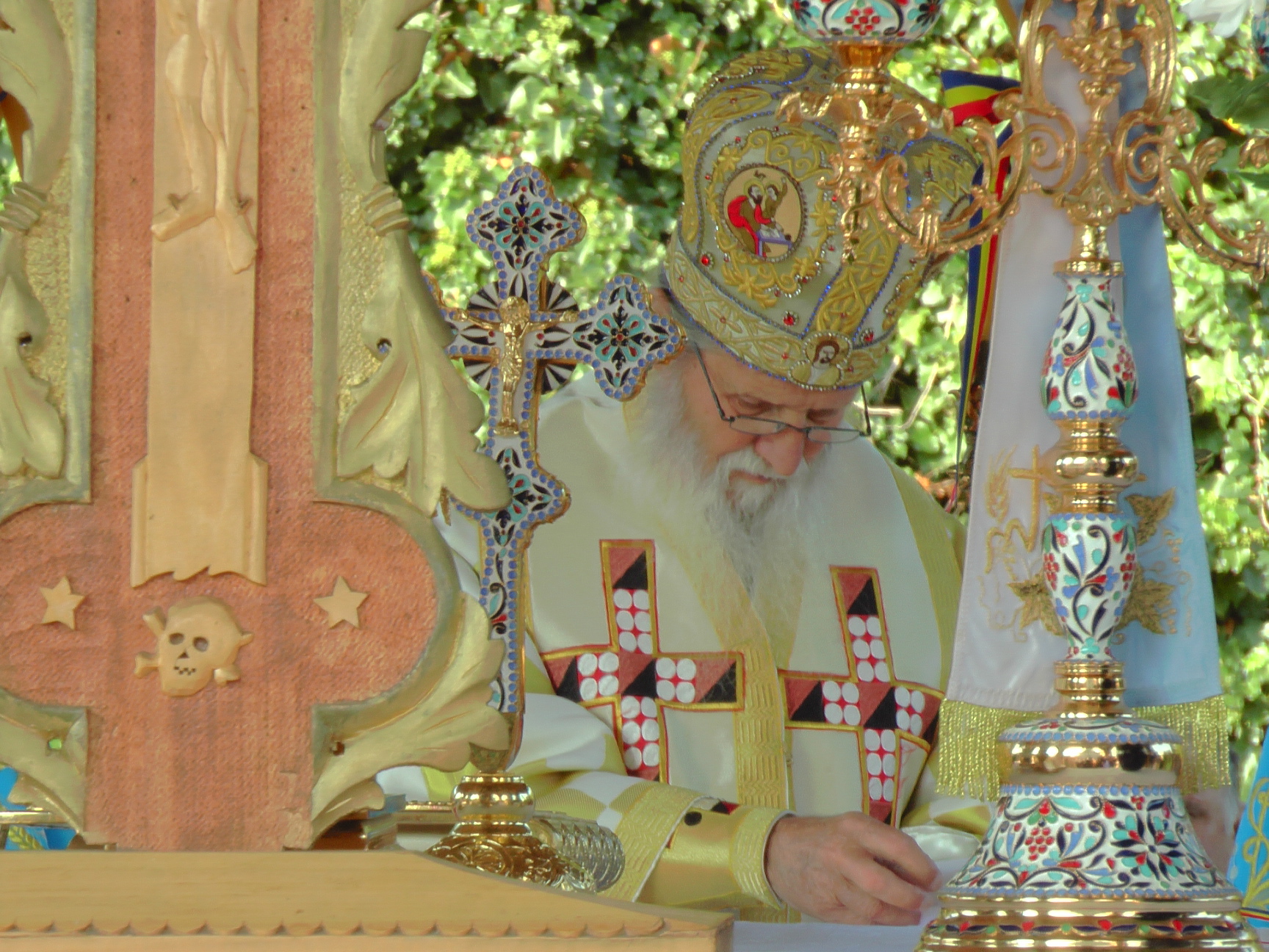 Brâul Maicii Domnului, adus la hramul Mănăstirii Râșca